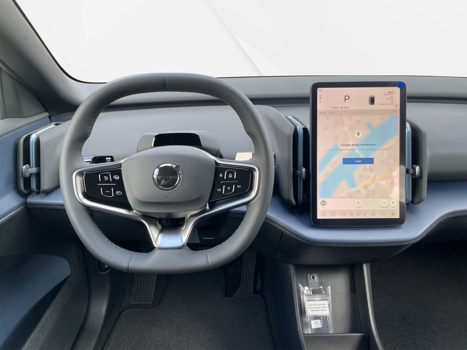 VOLVO EX 30 E60 Plus Swiss Black Edition-image-10