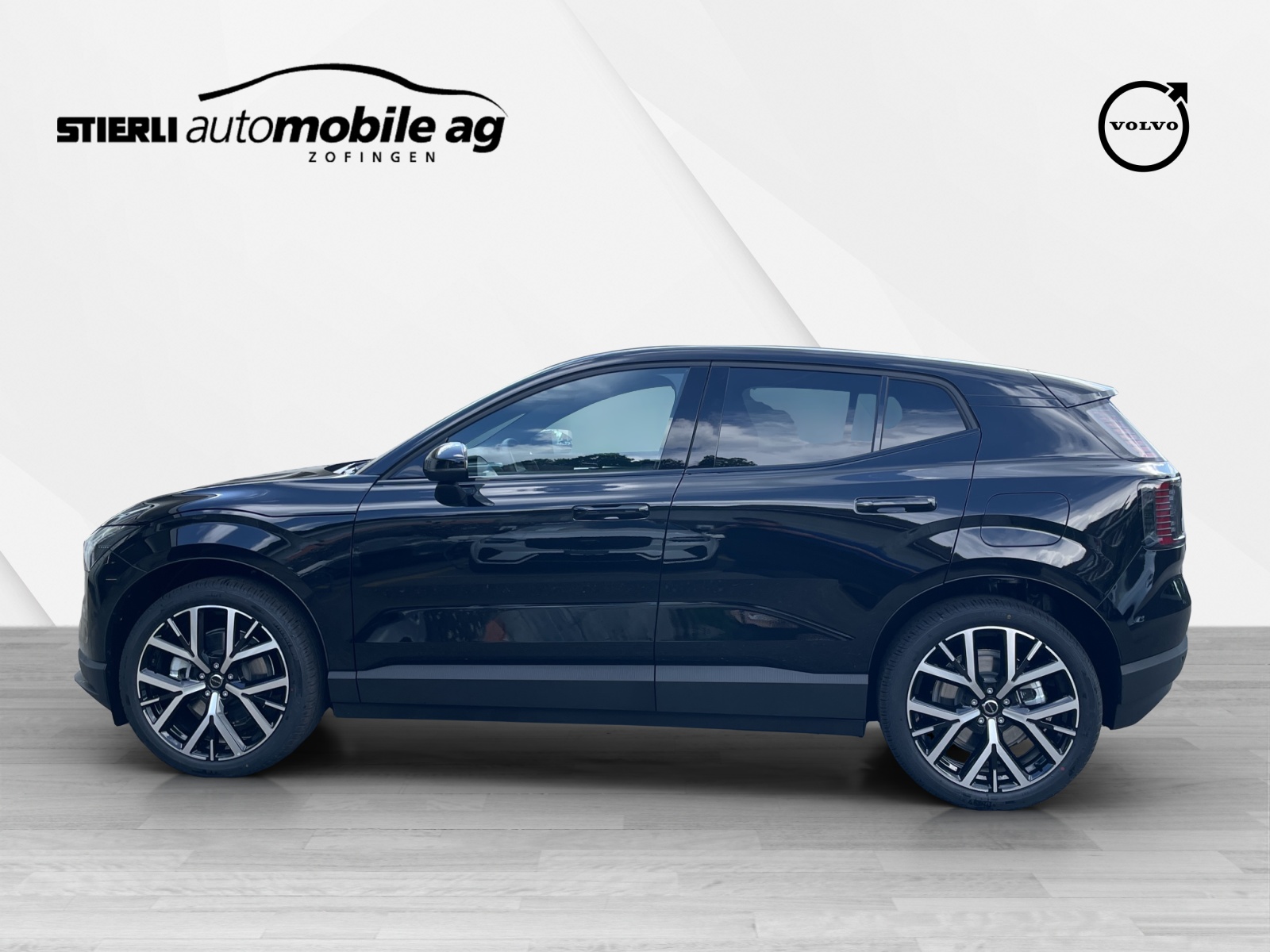 VOLVO EX 30 E60 Plus Swiss Black Edition-image-7