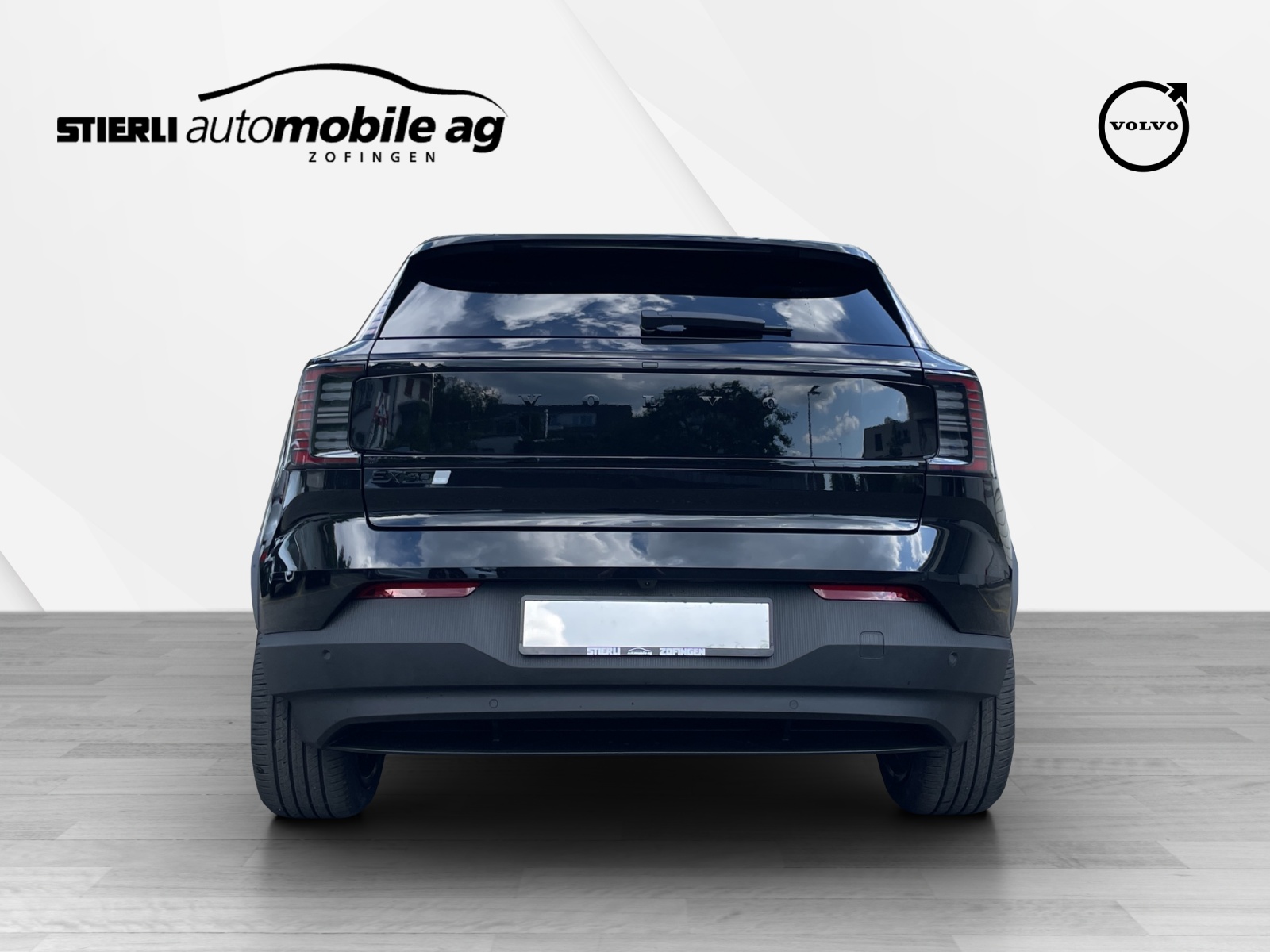 VOLVO EX 30 E60 Plus Swiss Black Edition-image-5