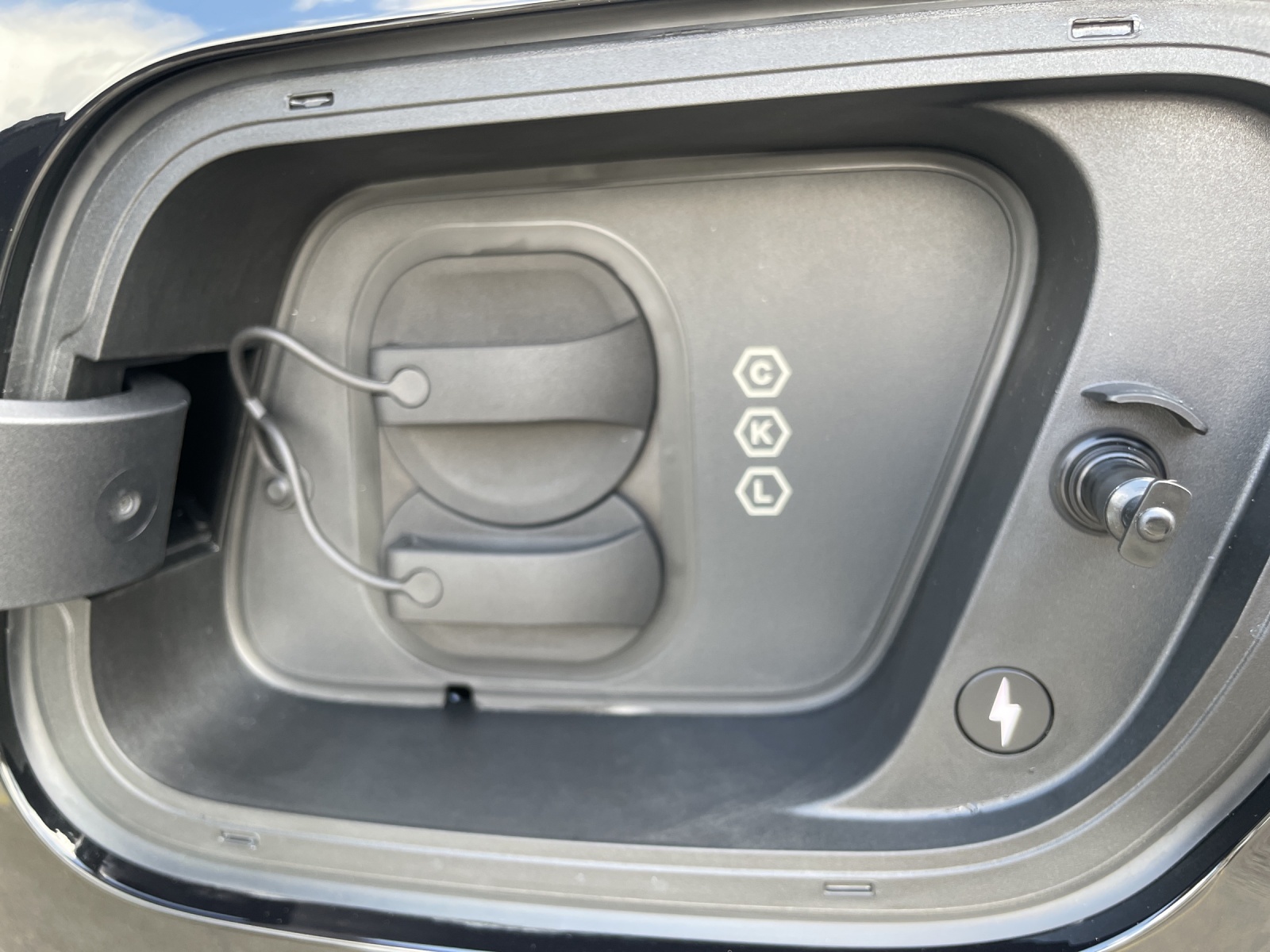 VOLVO EX 30 E60 Plus Swiss Black Edition-image-15