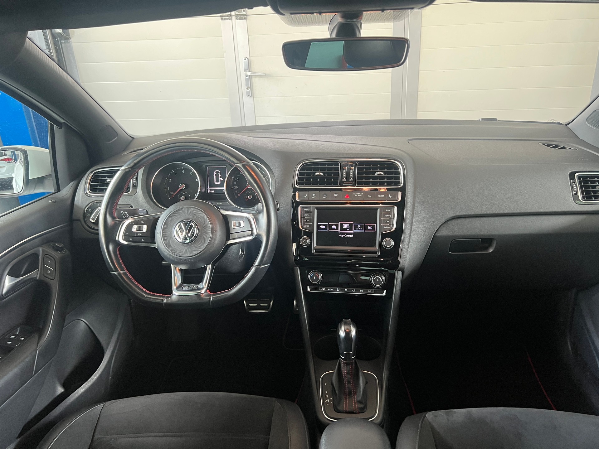 VW Polo 1.8 TSI GTI DSG-image-9