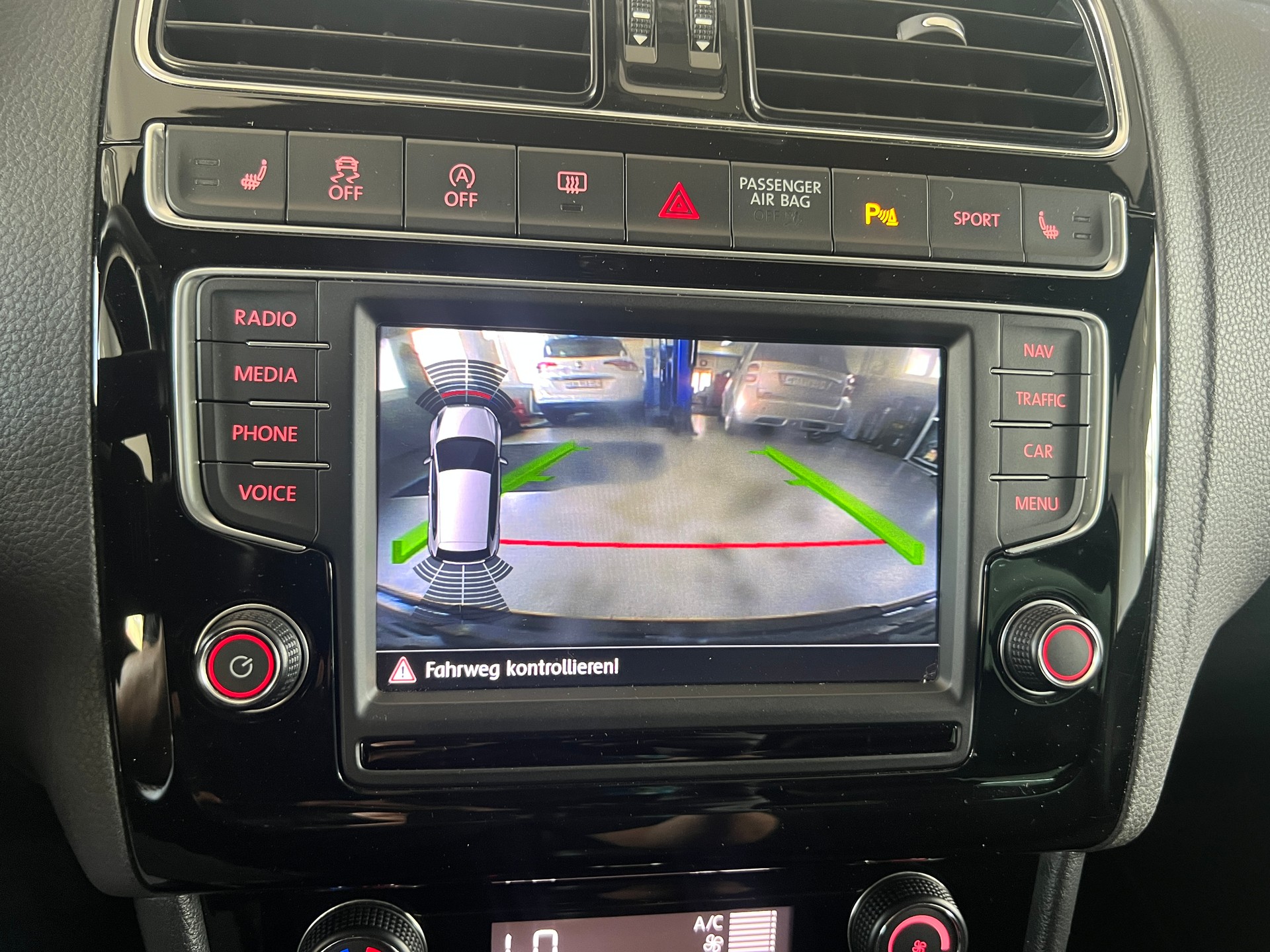 VW Polo 1.8 TSI GTI DSG-image-12