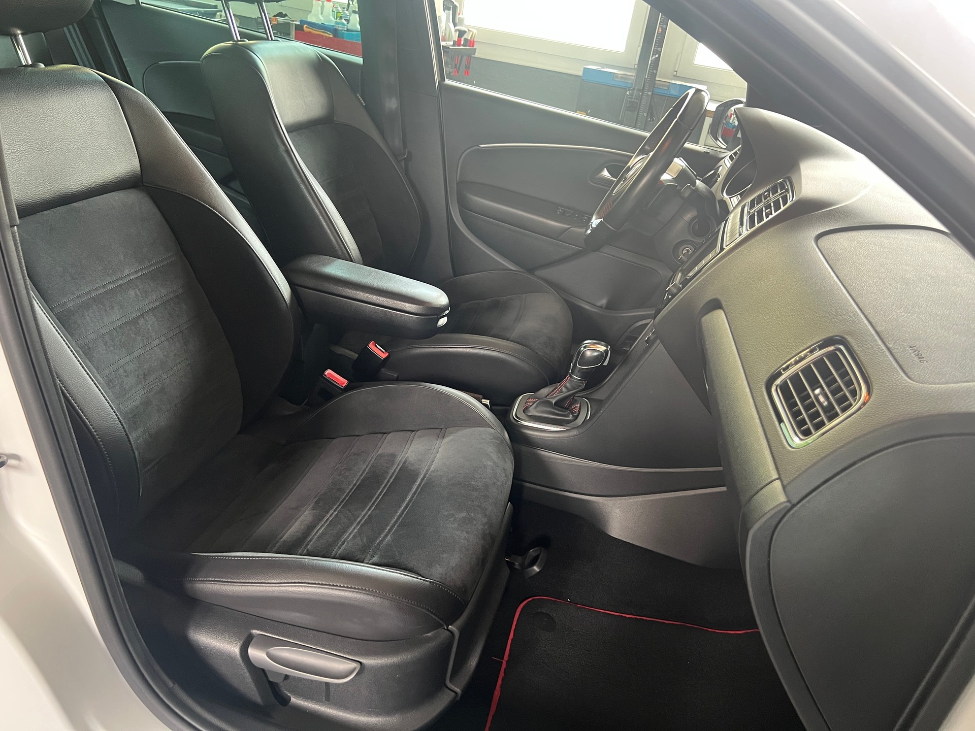 VW Polo 1.8 TSI GTI DSG-image-8