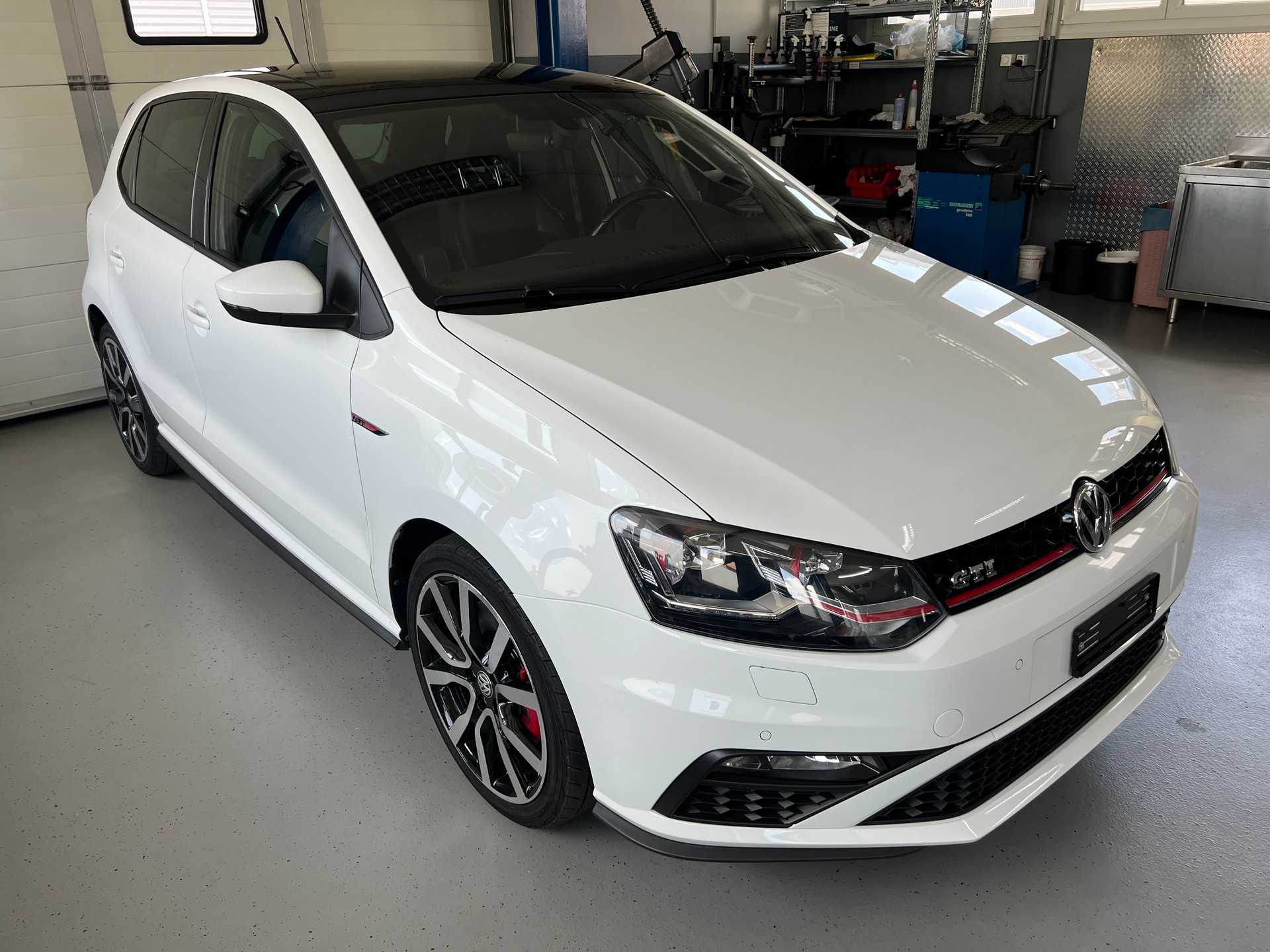 VW Polo 1.8 TSI GTI DSG-image-1