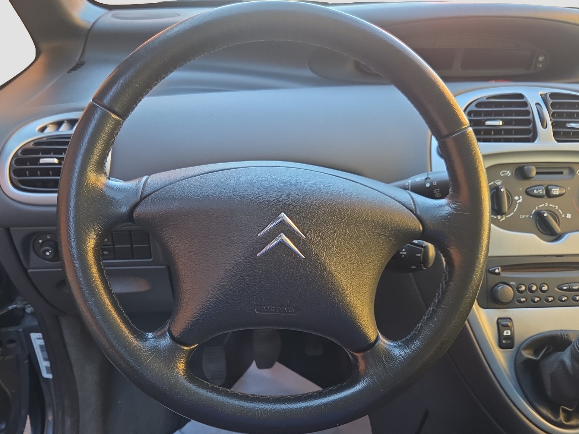CITROEN Xsara Picasso 1.6 HDi Exclusive-image-8