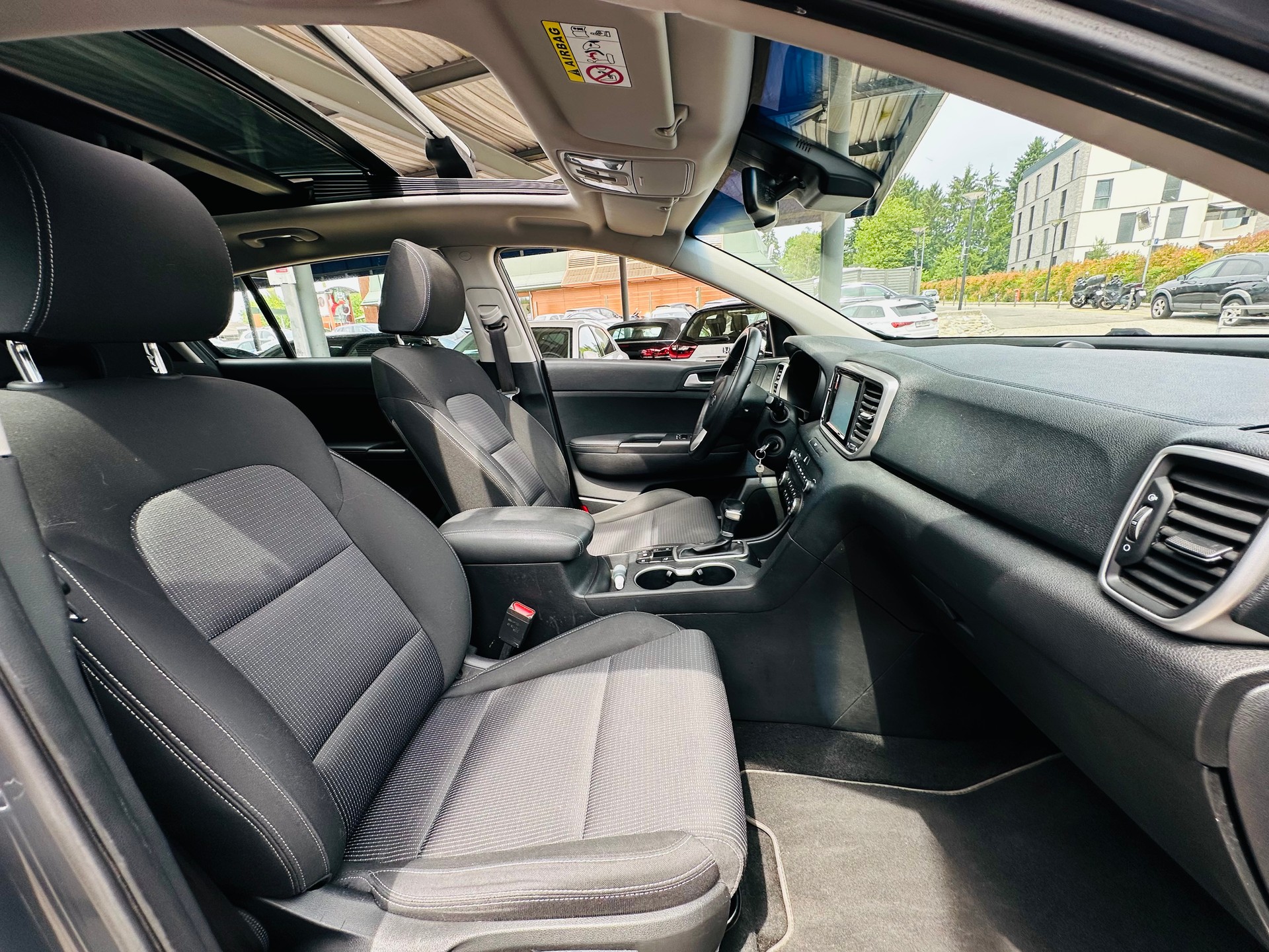KIA Sportage 1.6CRDi Trend 4WD Automat-image-11