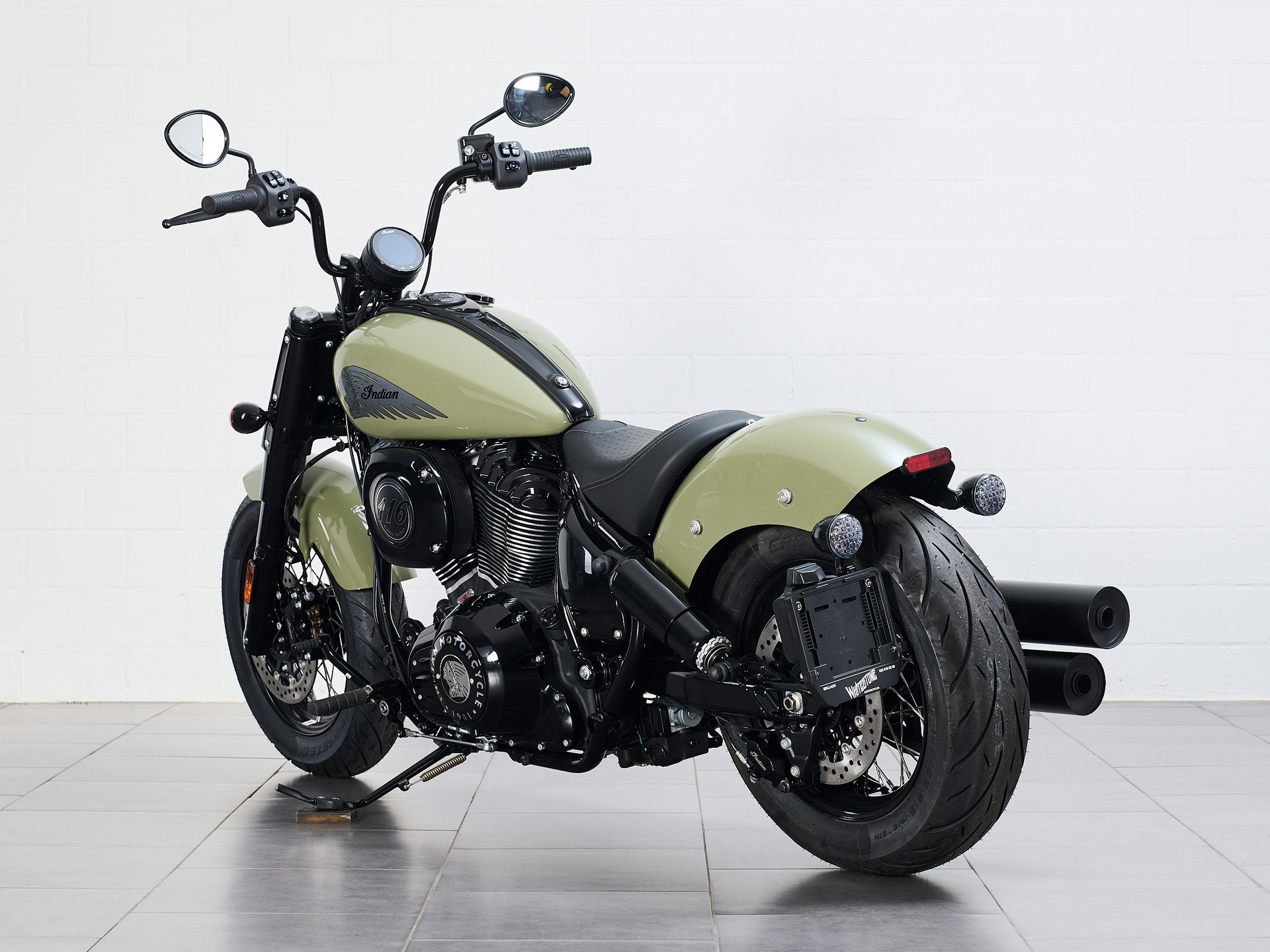INDIAN Chief Bobber Dark Horse-image-3