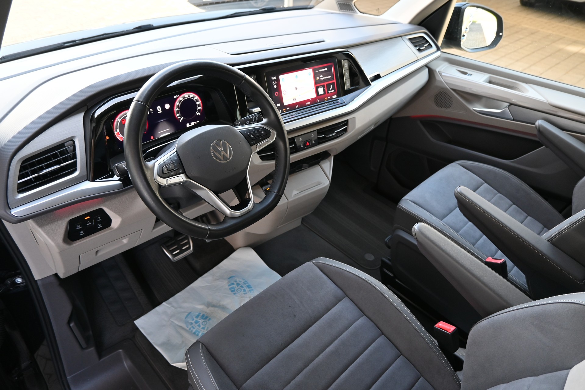 VW Multivan 2.0 TDI Style DSG Lang 7-Plätzer + AHK 2000kg-image-10