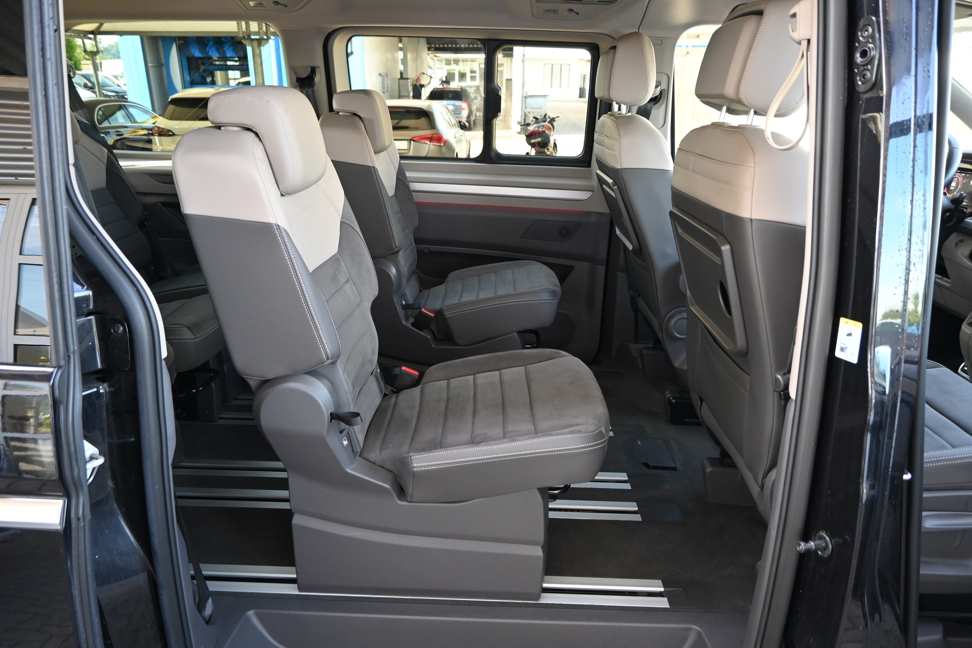 VW Multivan 2.0 TDI Style DSG Lang 7-Plätzer + AHK 2000kg-image-14