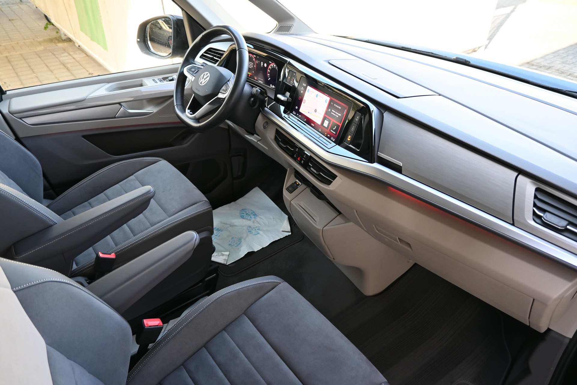 VW Multivan 2.0 TDI Style DSG Lang 7-Plätzer + AHK 2000kg-image-12