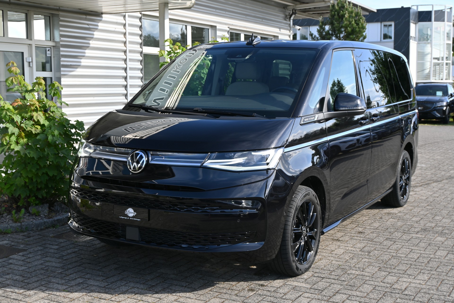 VW Multivan 2.0 TDI Style DSG Lang 7-Plätzer + AHK 2000kg-showroom-element-1