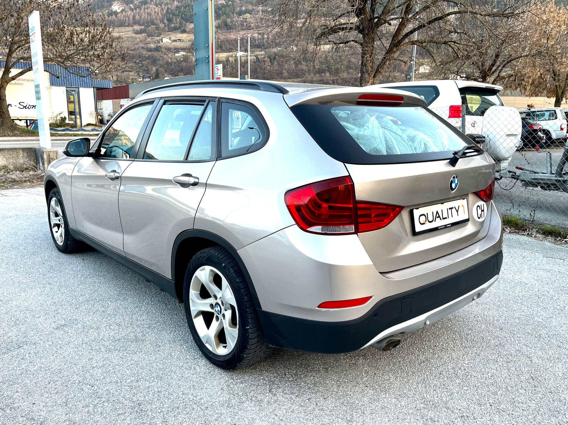 BMW X1 xDrive 18d Sport Line Steptronic-showroom-element-3