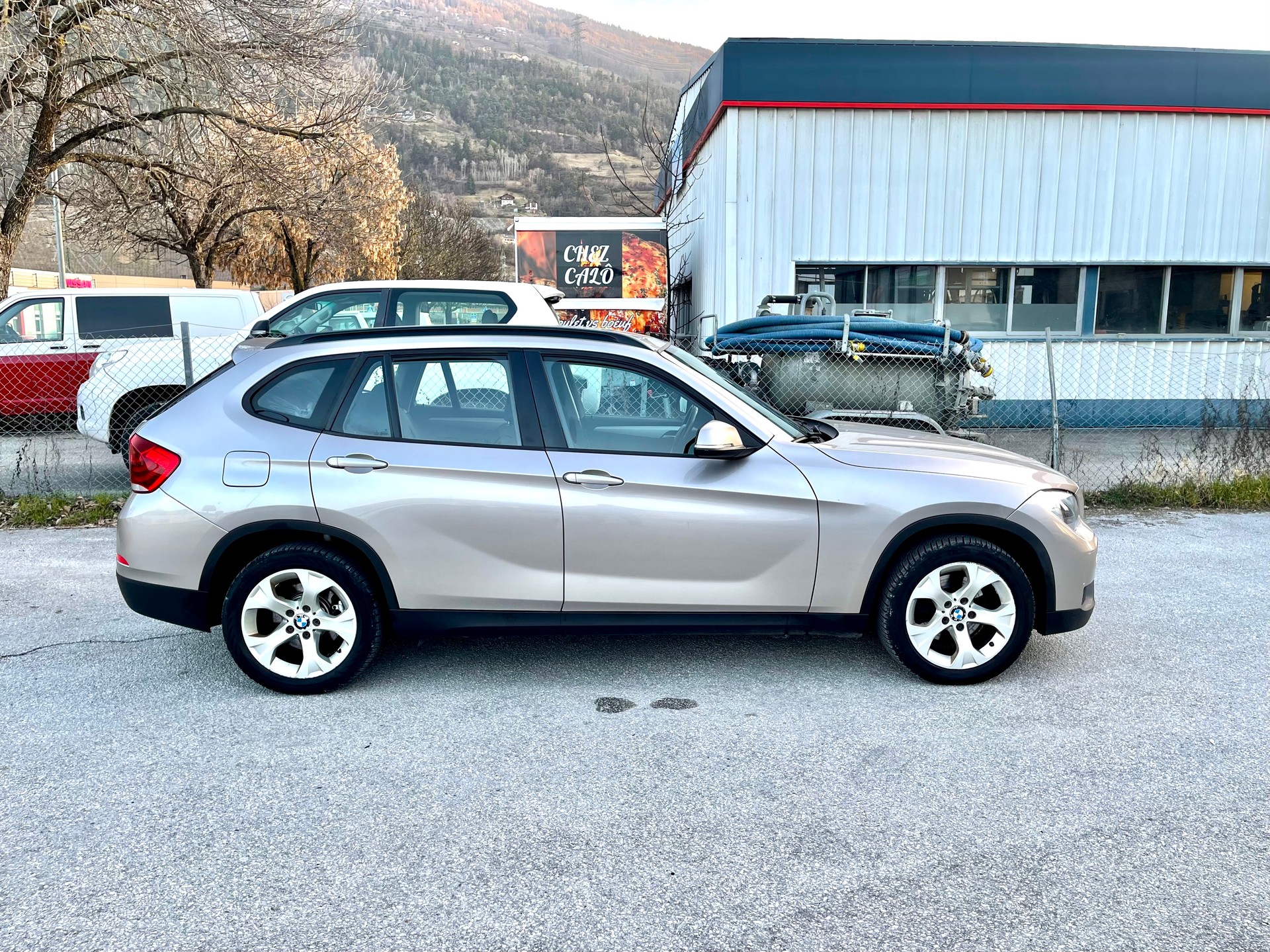 BMW X1 xDrive 18d Sport Line Steptronic-image-12