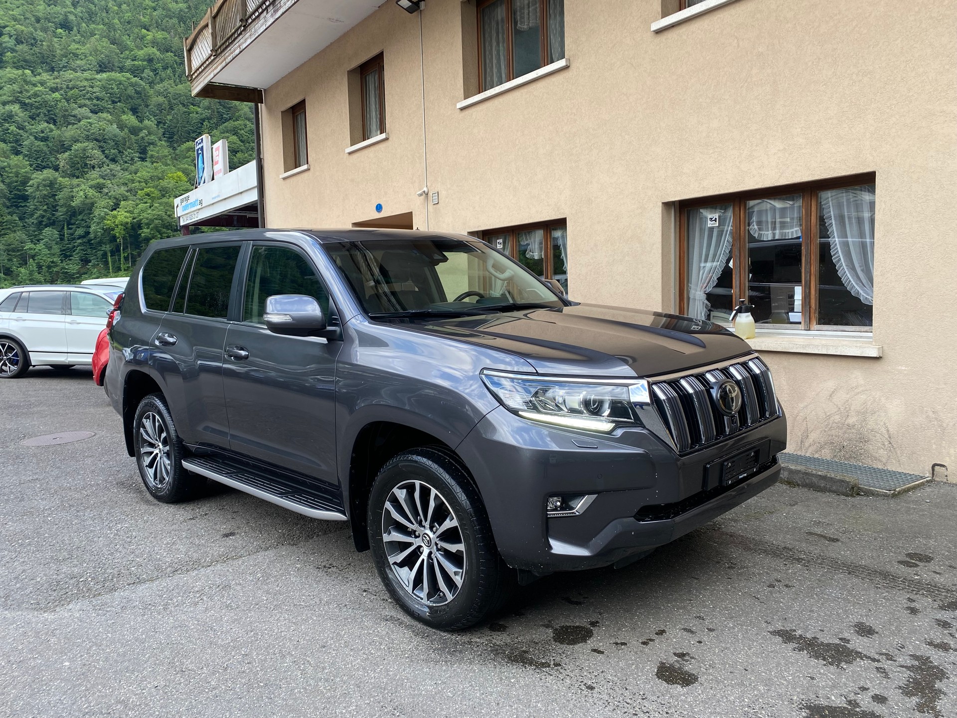 TOYOTA Land Cruiser 2.8TD Style Automatic-image-12
