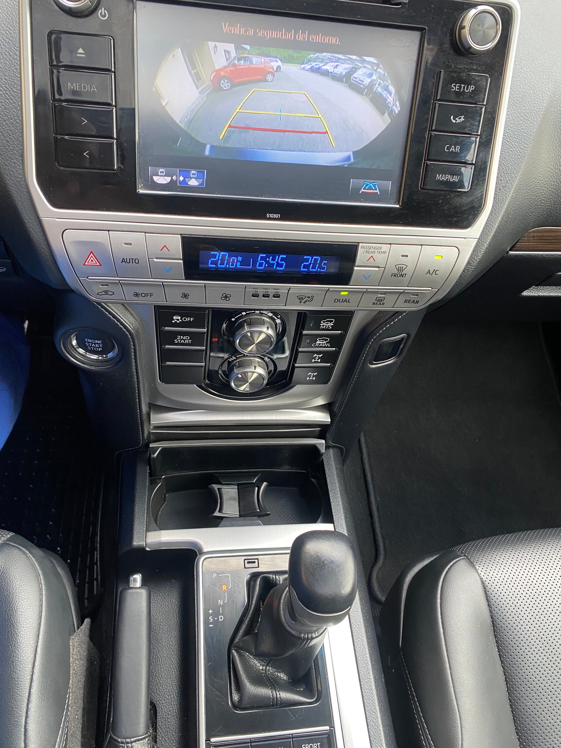 TOYOTA Land Cruiser 2.8TD Style Automatic-image-4