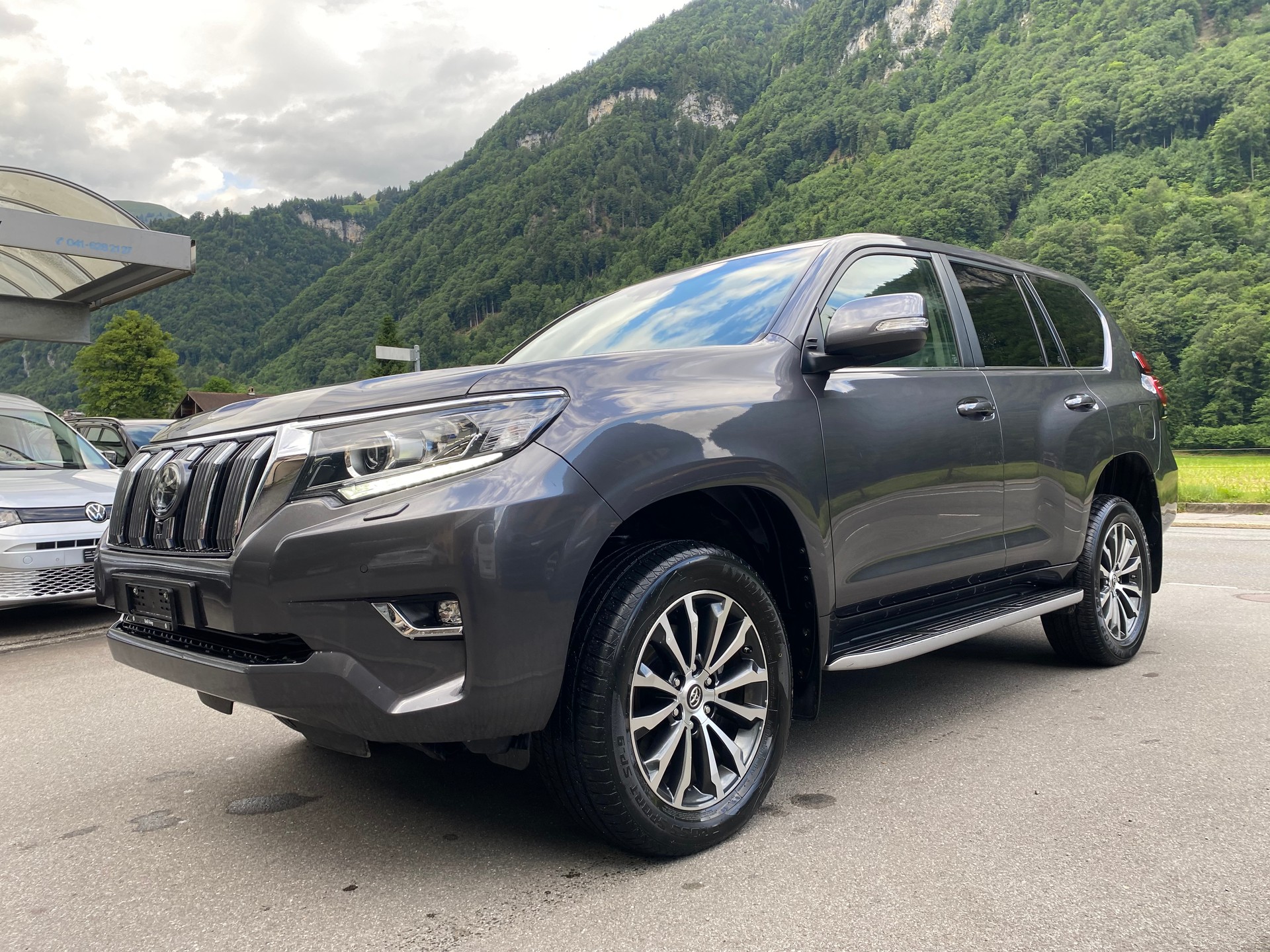 TOYOTA Land Cruiser 2.8TD Style Automatic-image-1