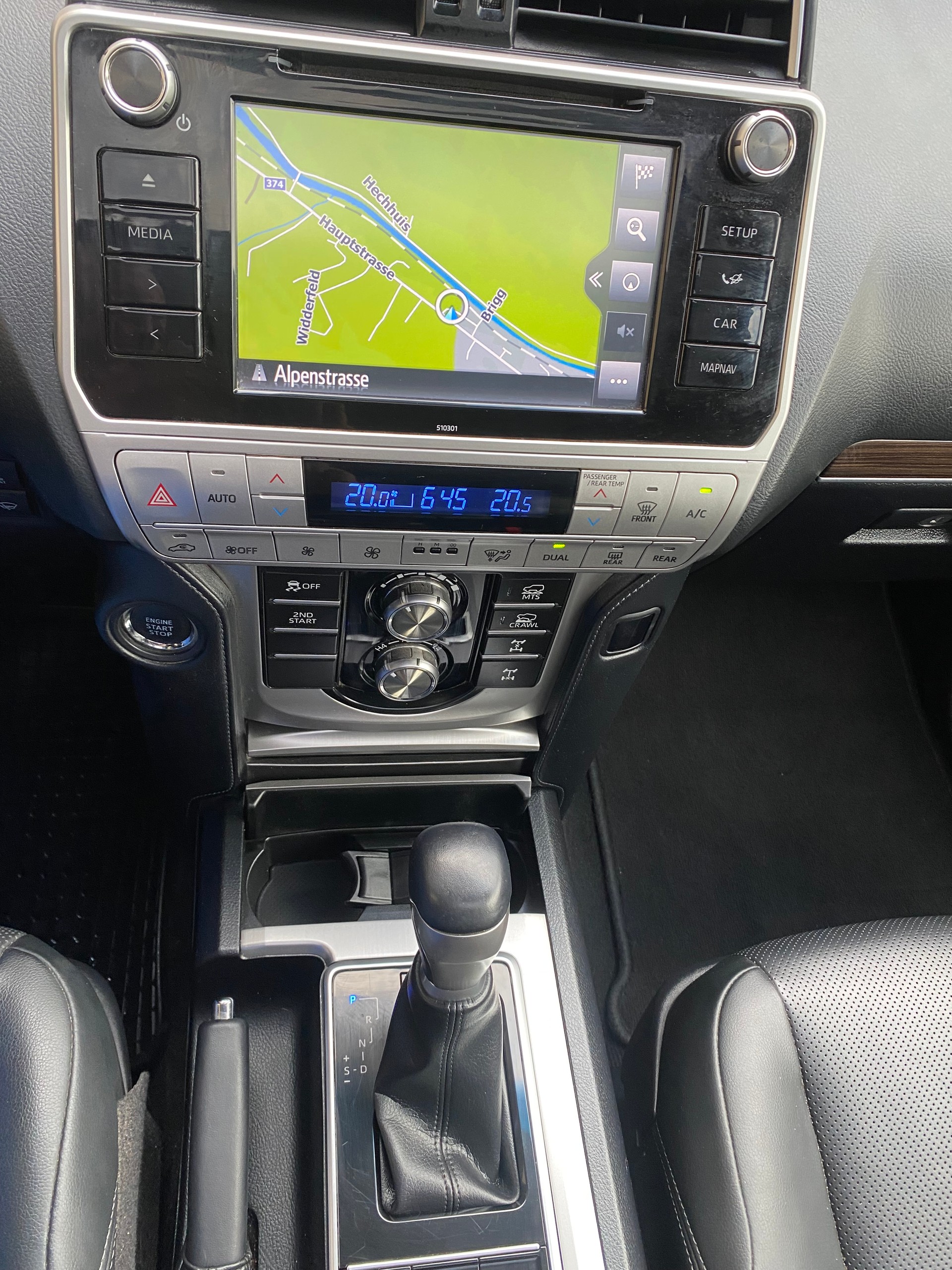 TOYOTA Land Cruiser 2.8TD Style Automatic-image-3