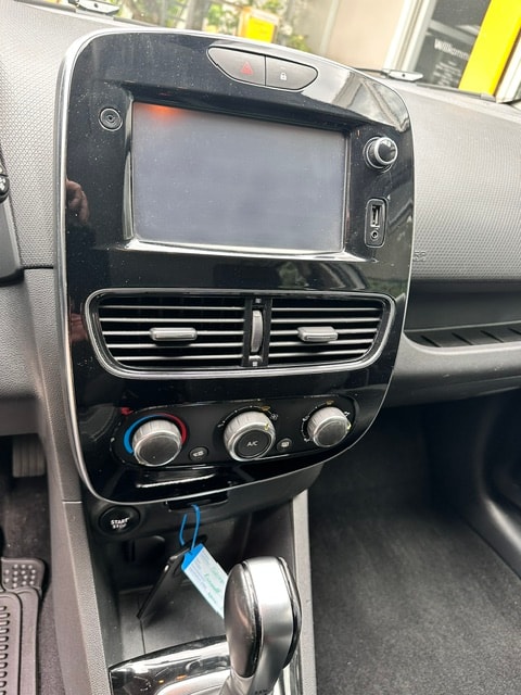RENAULT Clio Grandtour 1.5 dCi Swiss Edition EDC-image-16