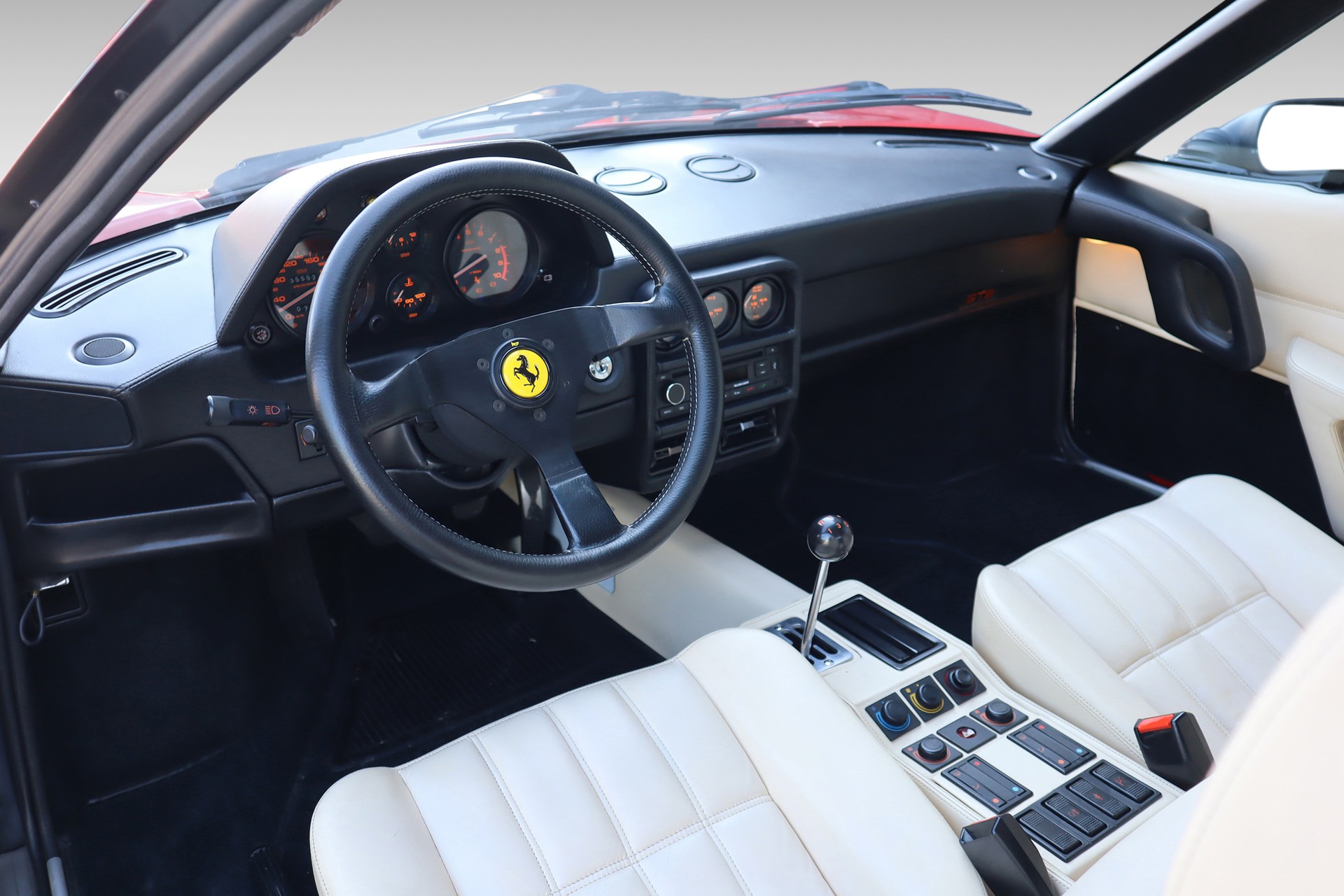 FERRARI 328 GTB-image-12