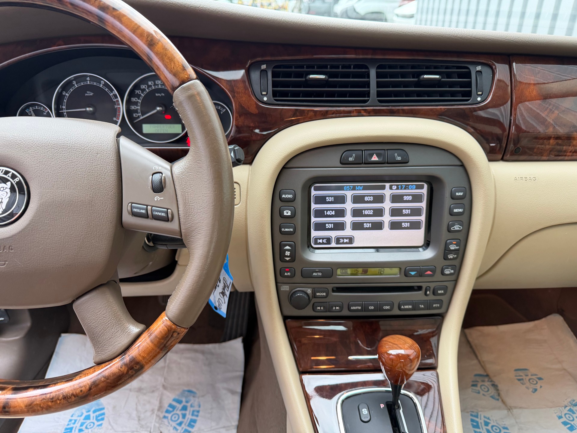 JAGUAR X-Type 3.0 V6 Traction4 Sovereign Anniv. Pack Aut.-image-11