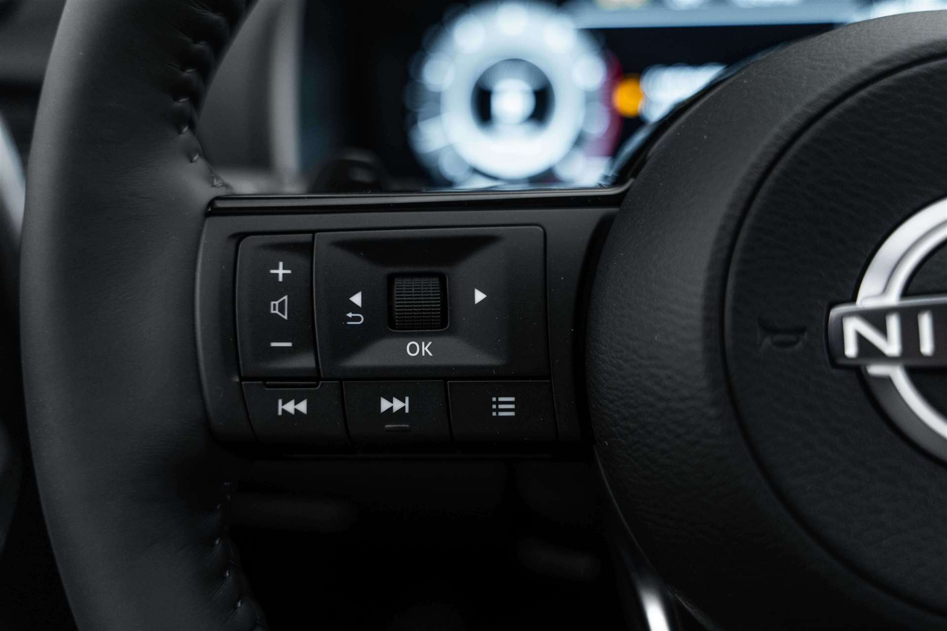 NISSAN Qashqai 1.3 DIG-T MHEV N-Connecta Xtronic-Automat-image-12