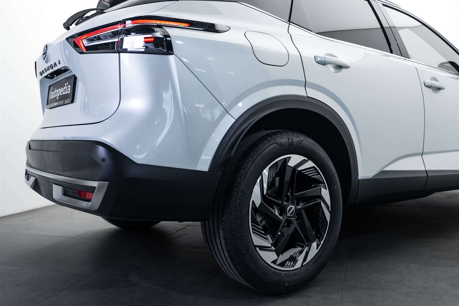 NISSAN Qashqai 1.3 DIG-T MHEV N-Connecta Xtronic-Automat-image-3