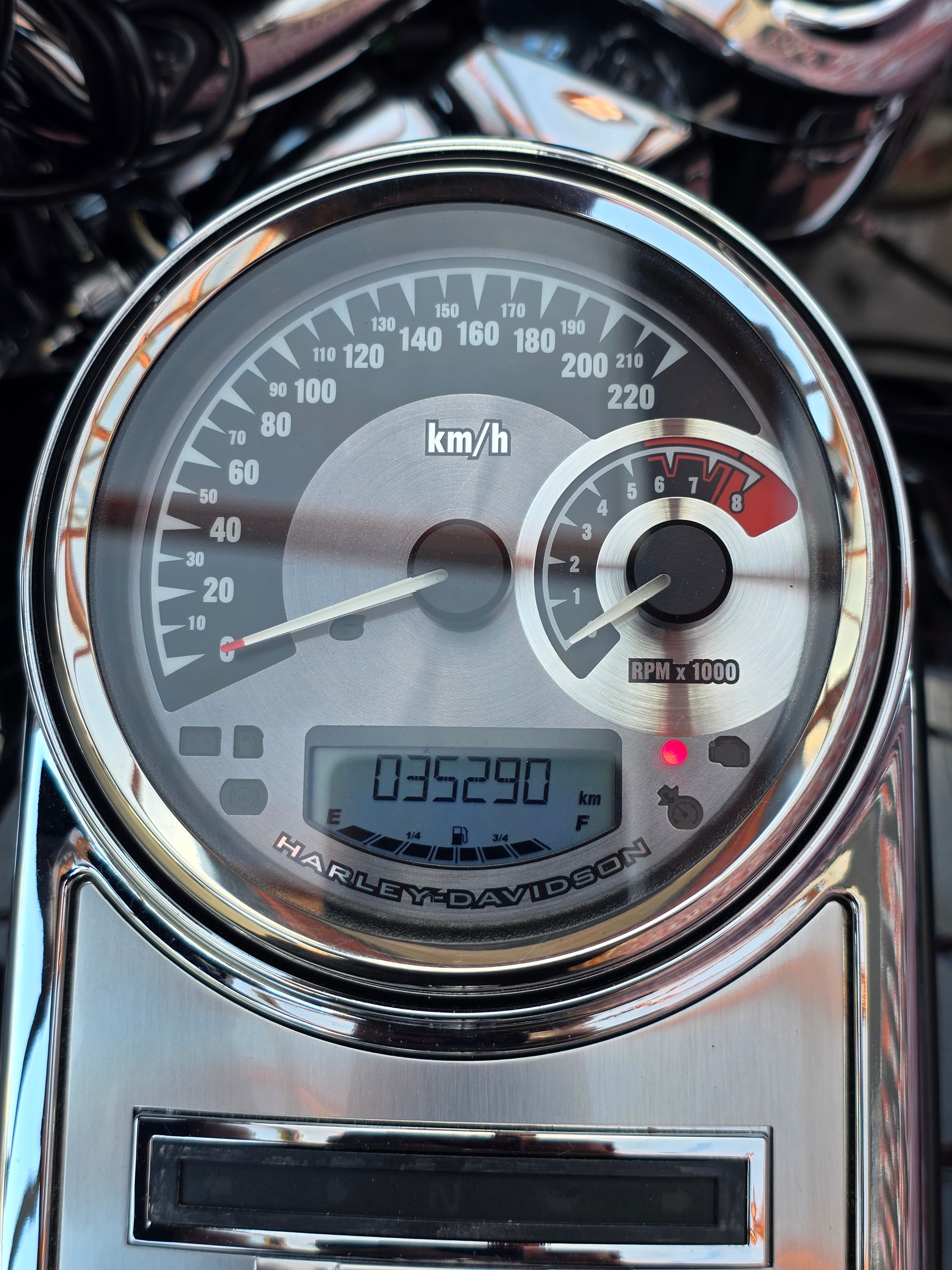 HARLEY-DAVIDSON FLHRC Road King Classic 103 ABS-image-14