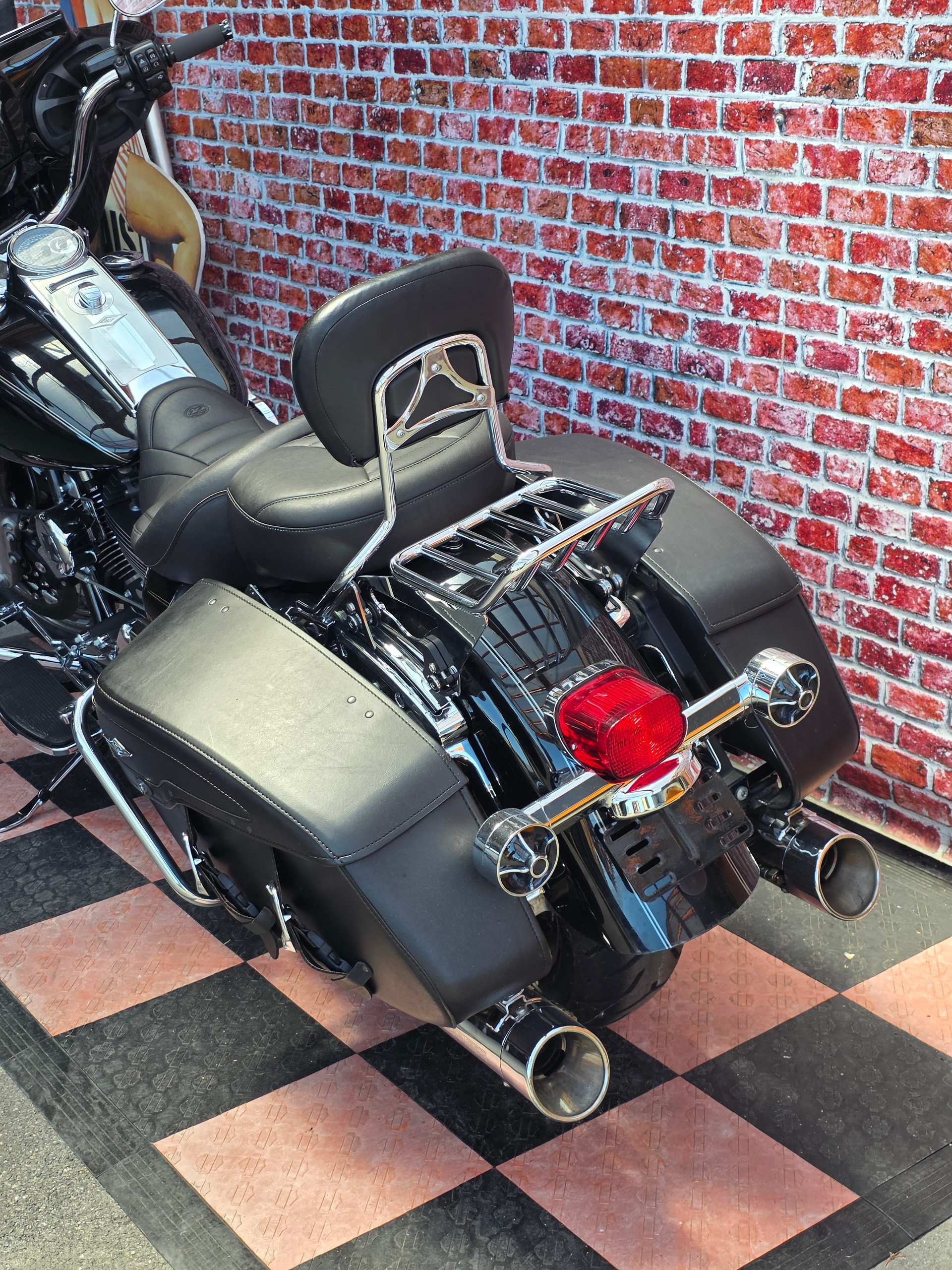 HARLEY-DAVIDSON FLHRC Road King Classic 103 ABS-image-11