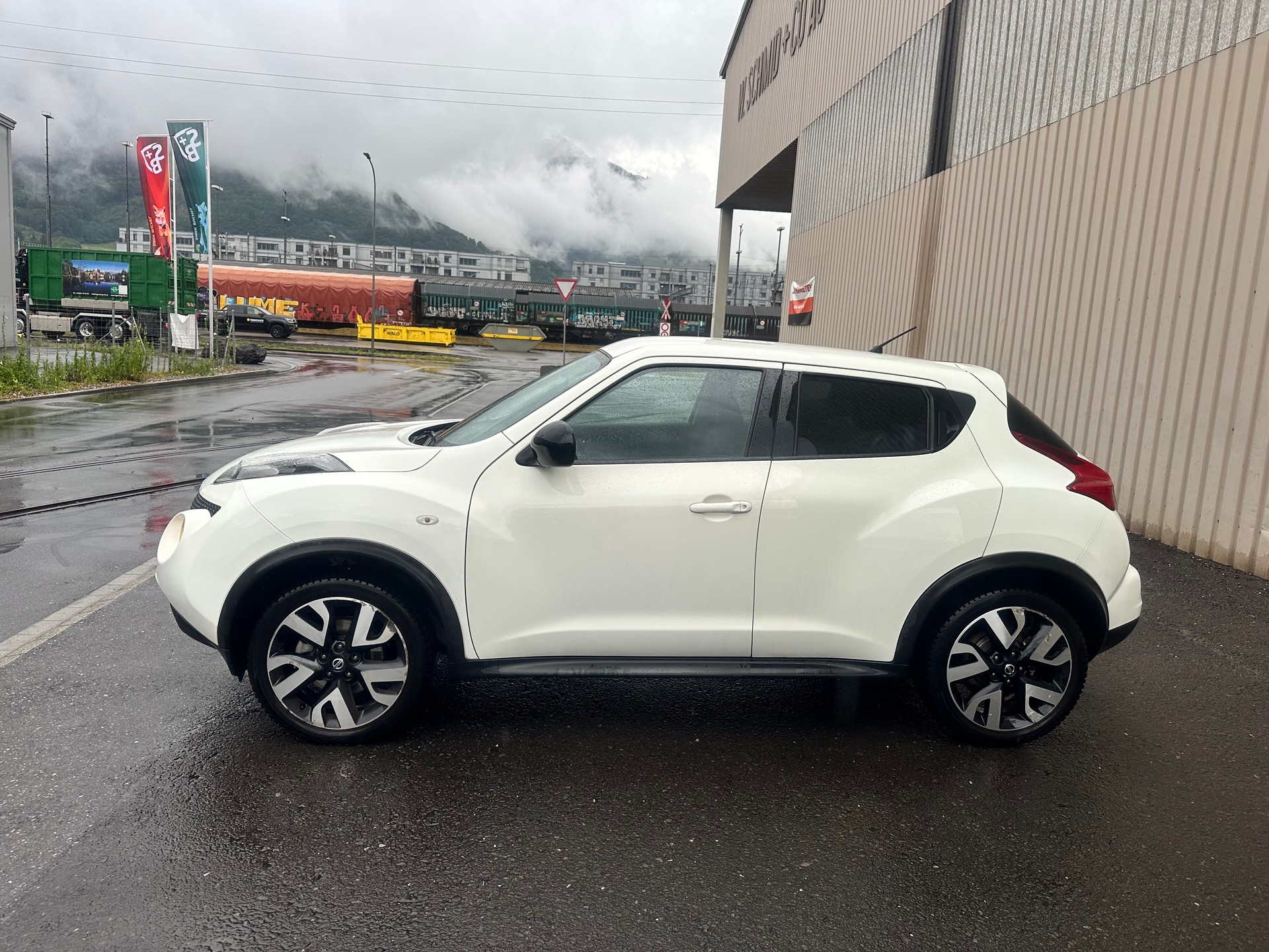 NISSAN Juke 1.6 DIG-T tekna 4x4 Xtronic M-CVT-image-3