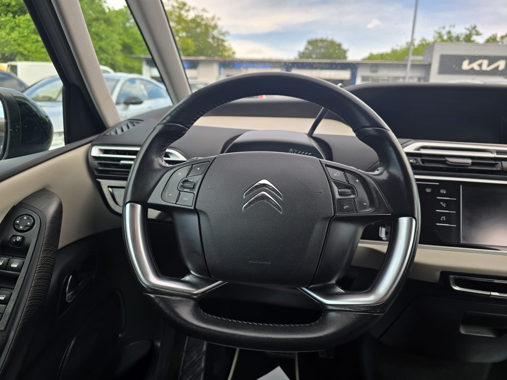 CITROEN Grand C4 Spacetourer 2.0 BlueHDi Feel Edition EAT8-image-9