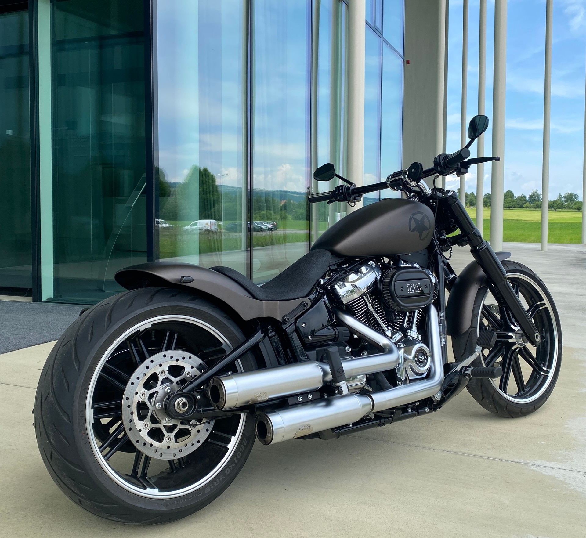 HARLEY-DAVIDSON FXBRS Breakout 114-image-1