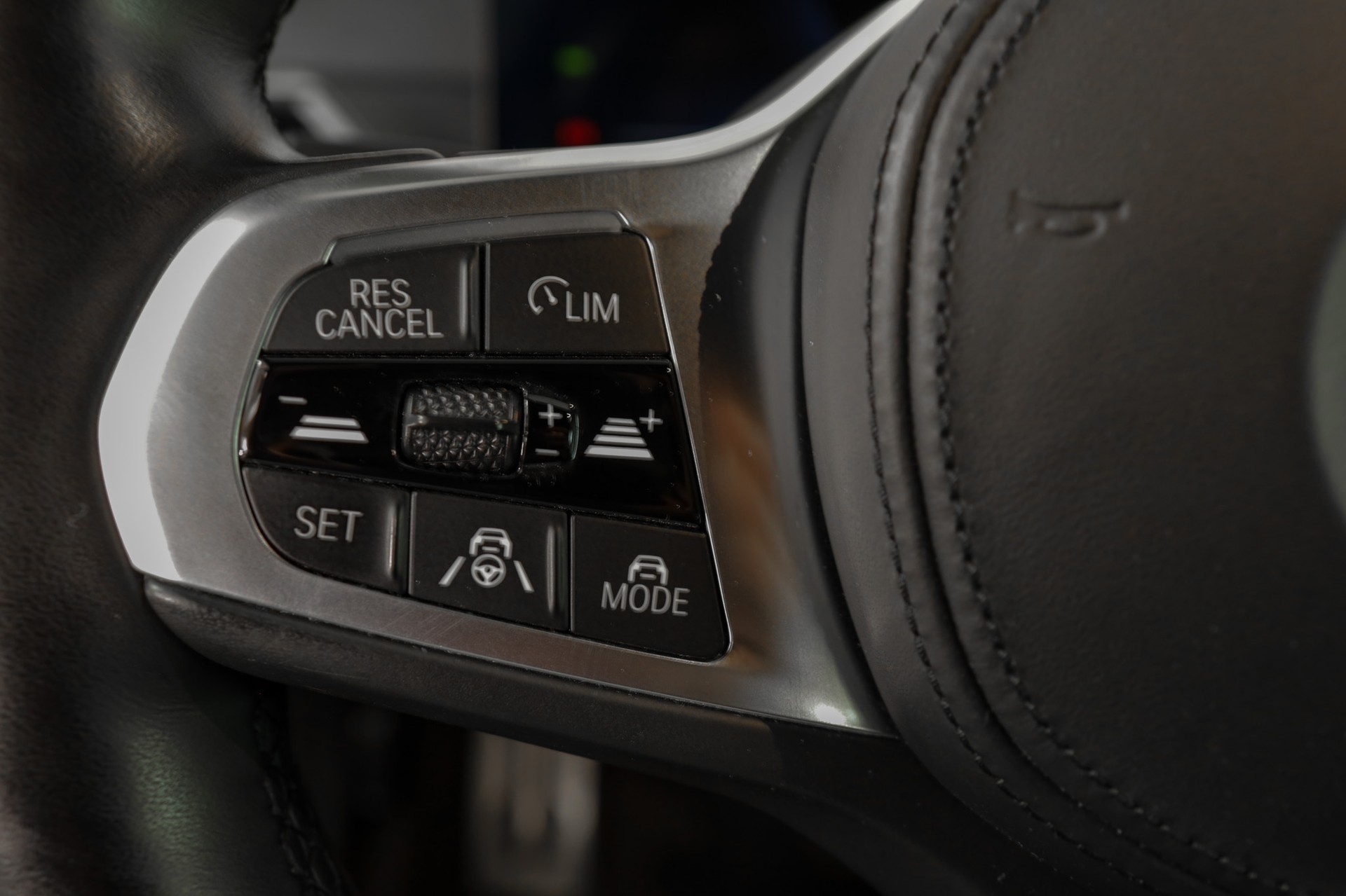 BMW i4 eDrive 35 M Sport Pro-image-16
