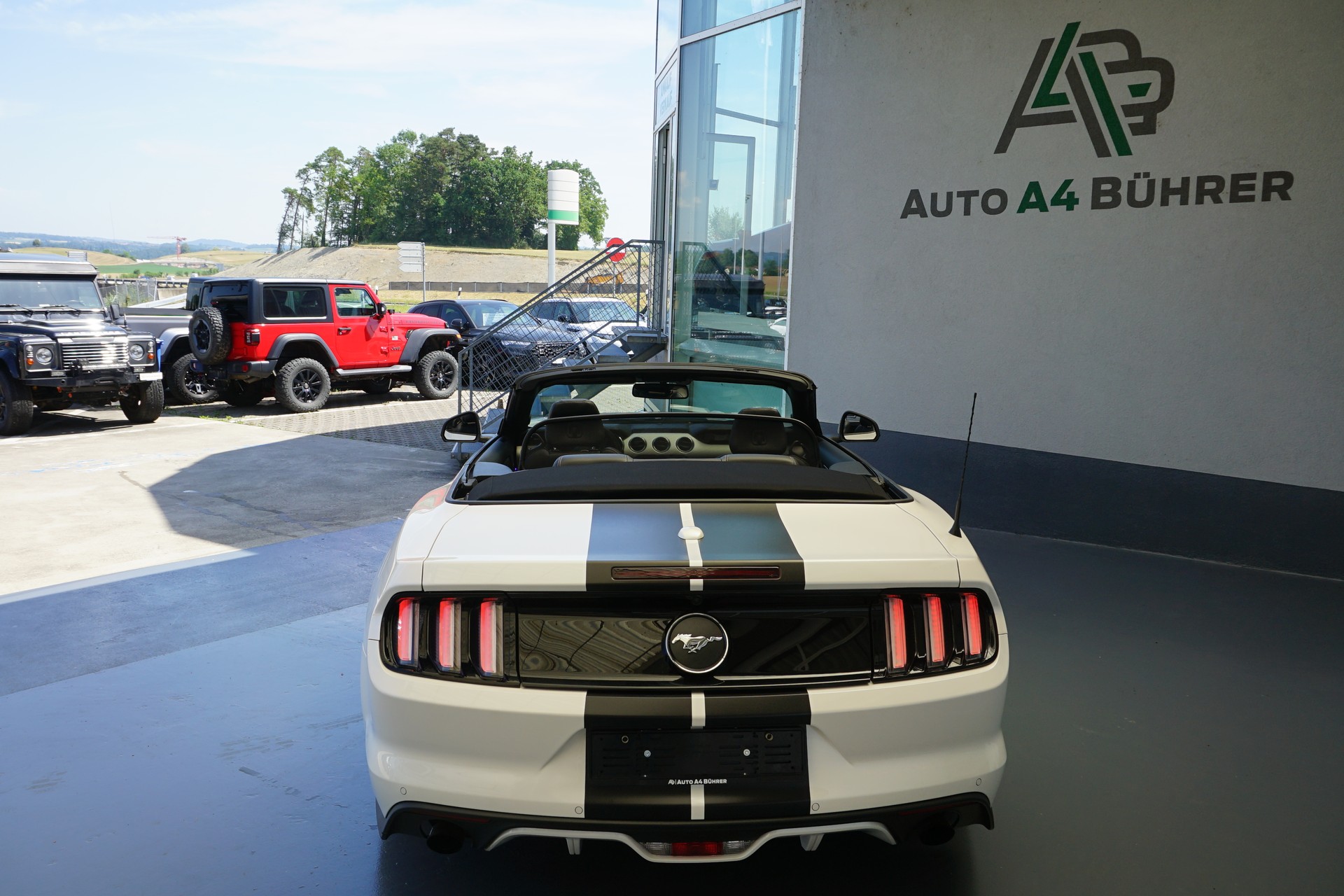 FORD Mustang Convertible 2.3 T Automat 317 PS-image-10