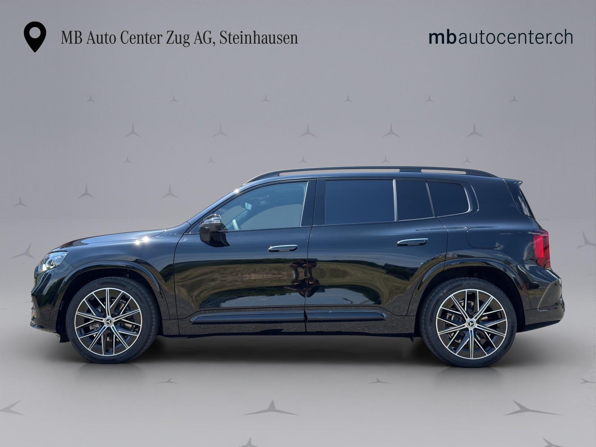 MERCEDES-BENZ GLB 220 4matic-showroom-element-1