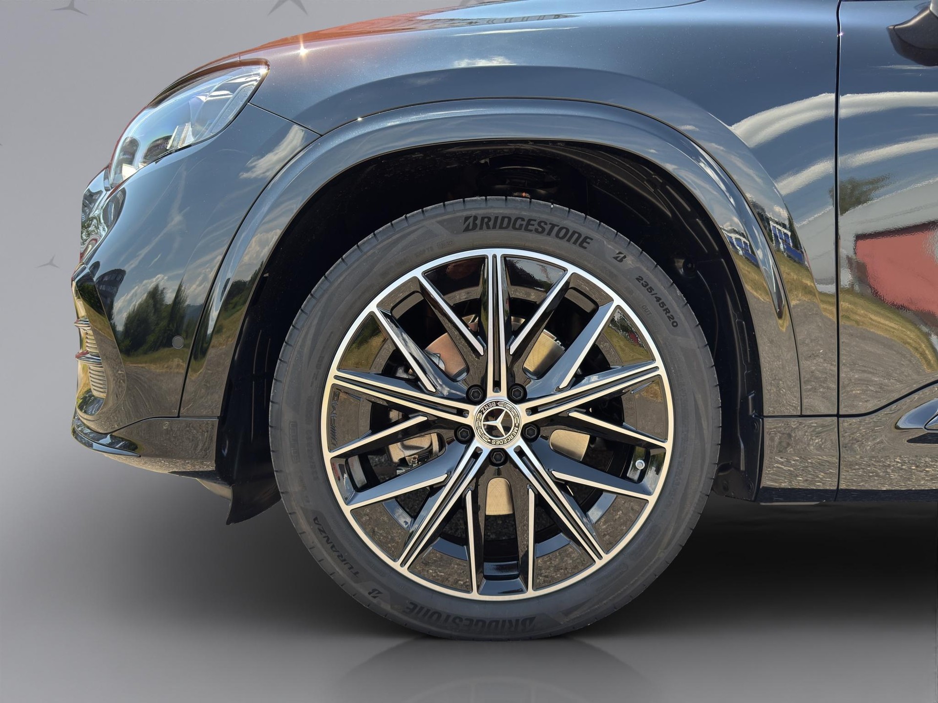 MERCEDES-BENZ GLB 220 4matic-showroom-element-2
