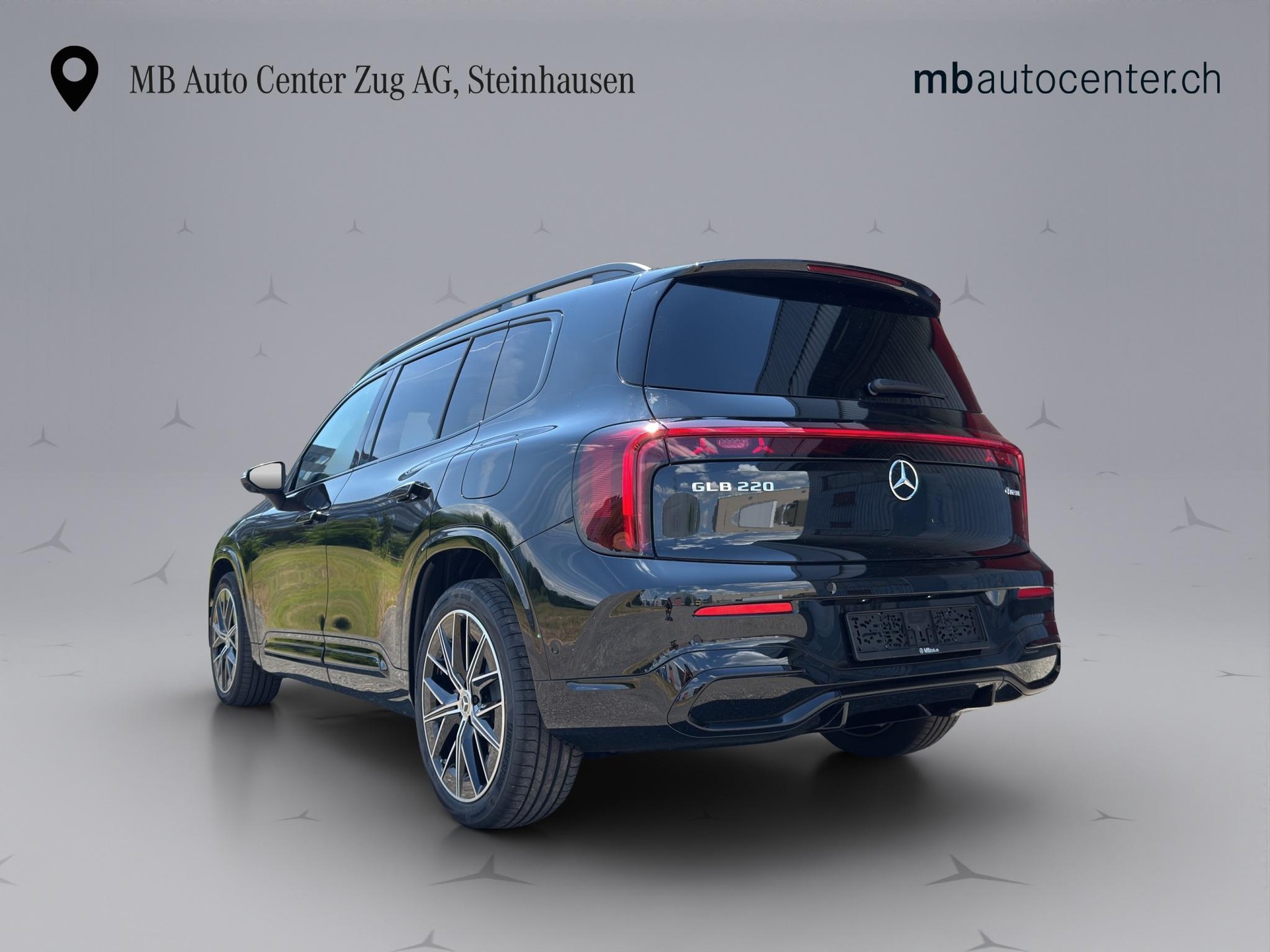 MERCEDES-BENZ GLB 220 4matic-showroom-element-3