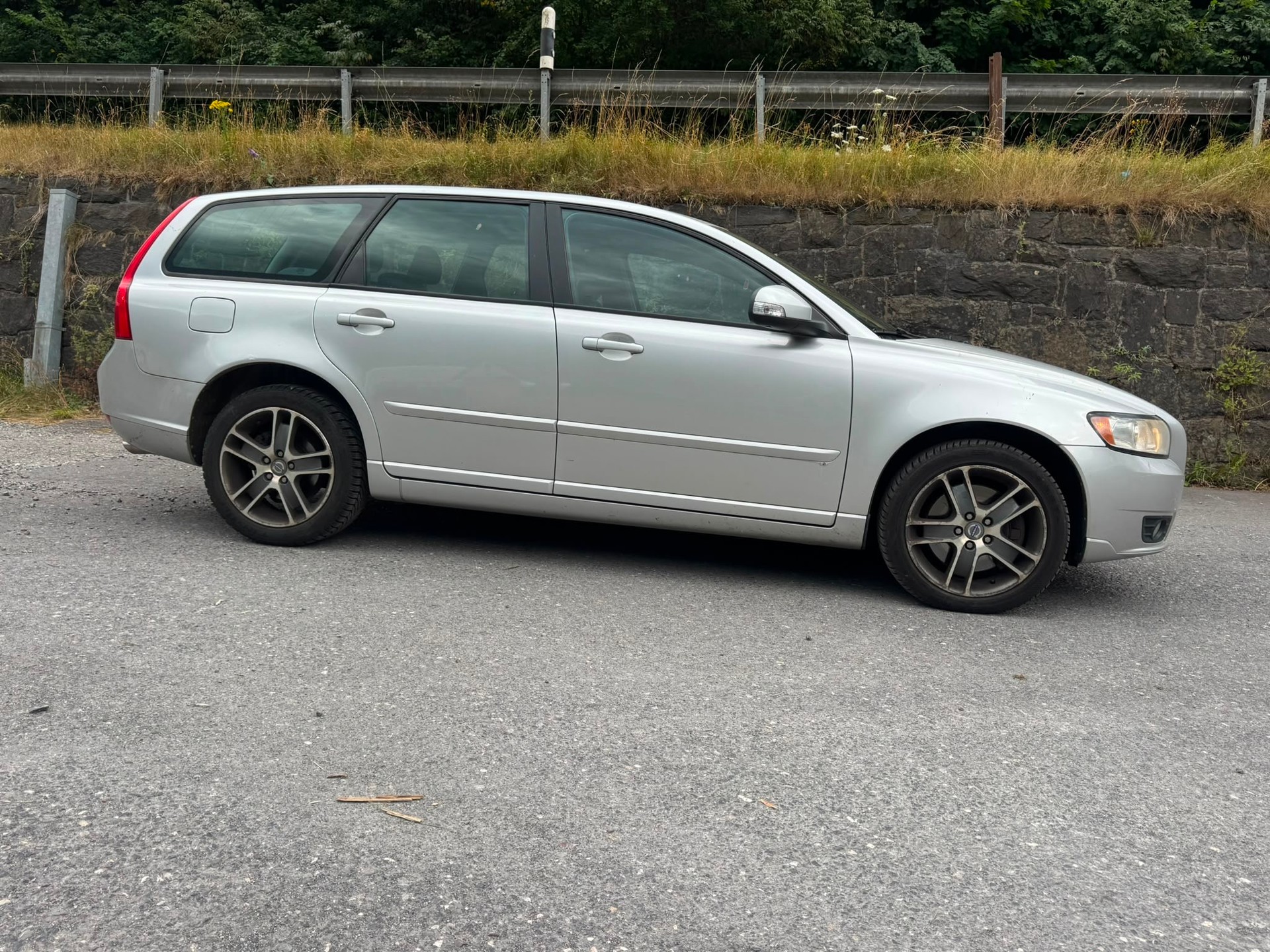 VOLVO V50 T5 AWD Limited Geartronic-image-4