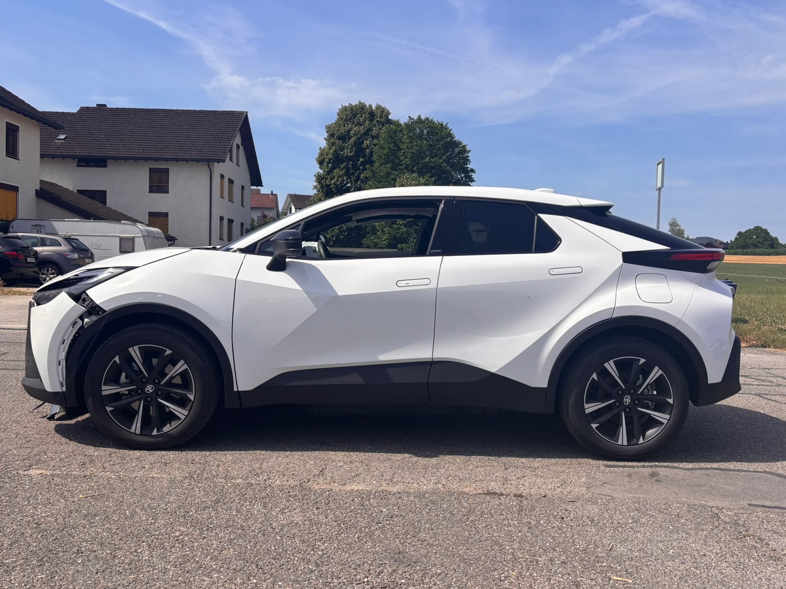 TOYOTA C-HR 2.0 PHEV CVT Swiss Edition-image-7
