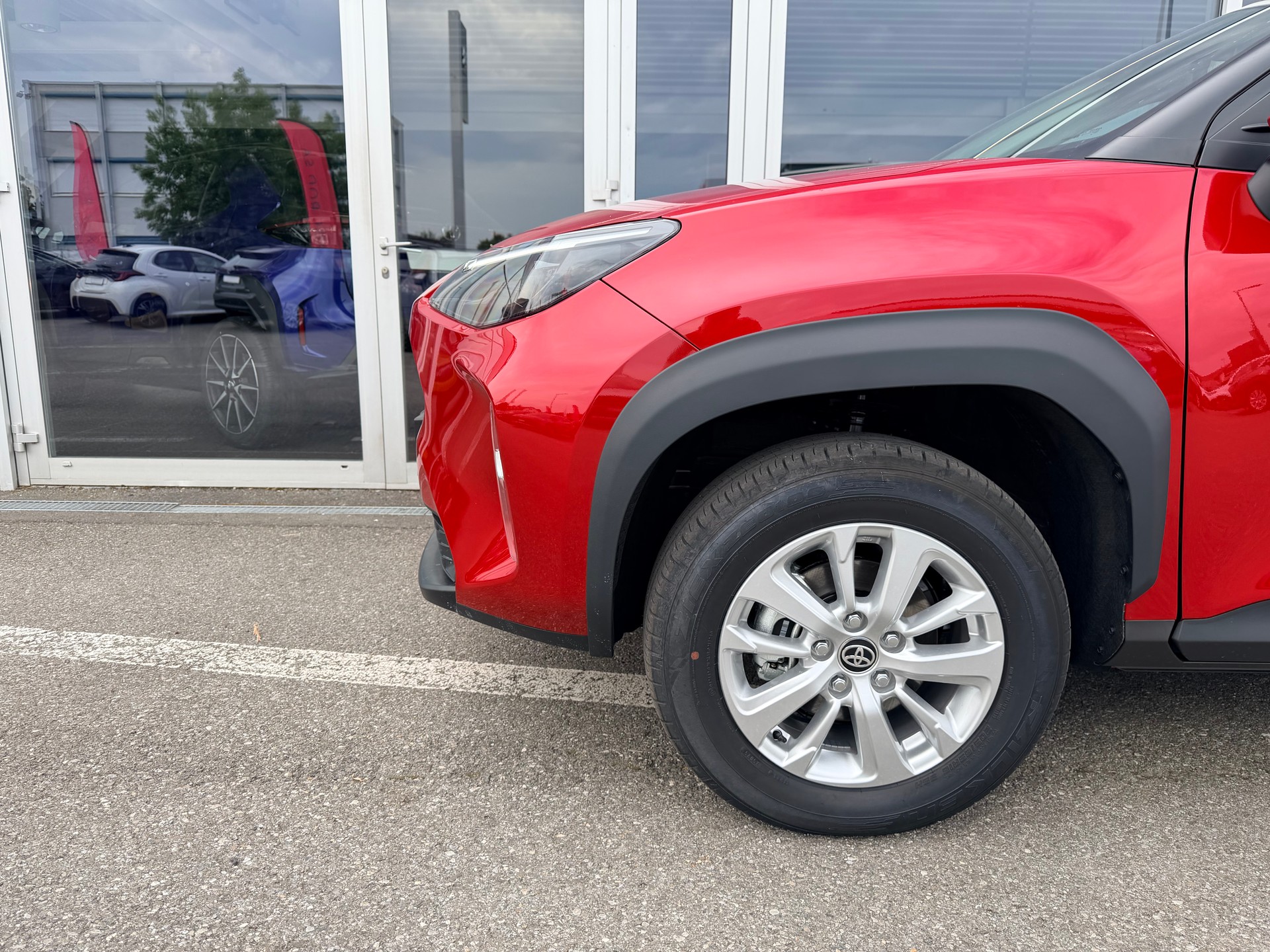 TOYOTA Yaris Cross 1.5 Comfort AWDi e-CVT-image-6