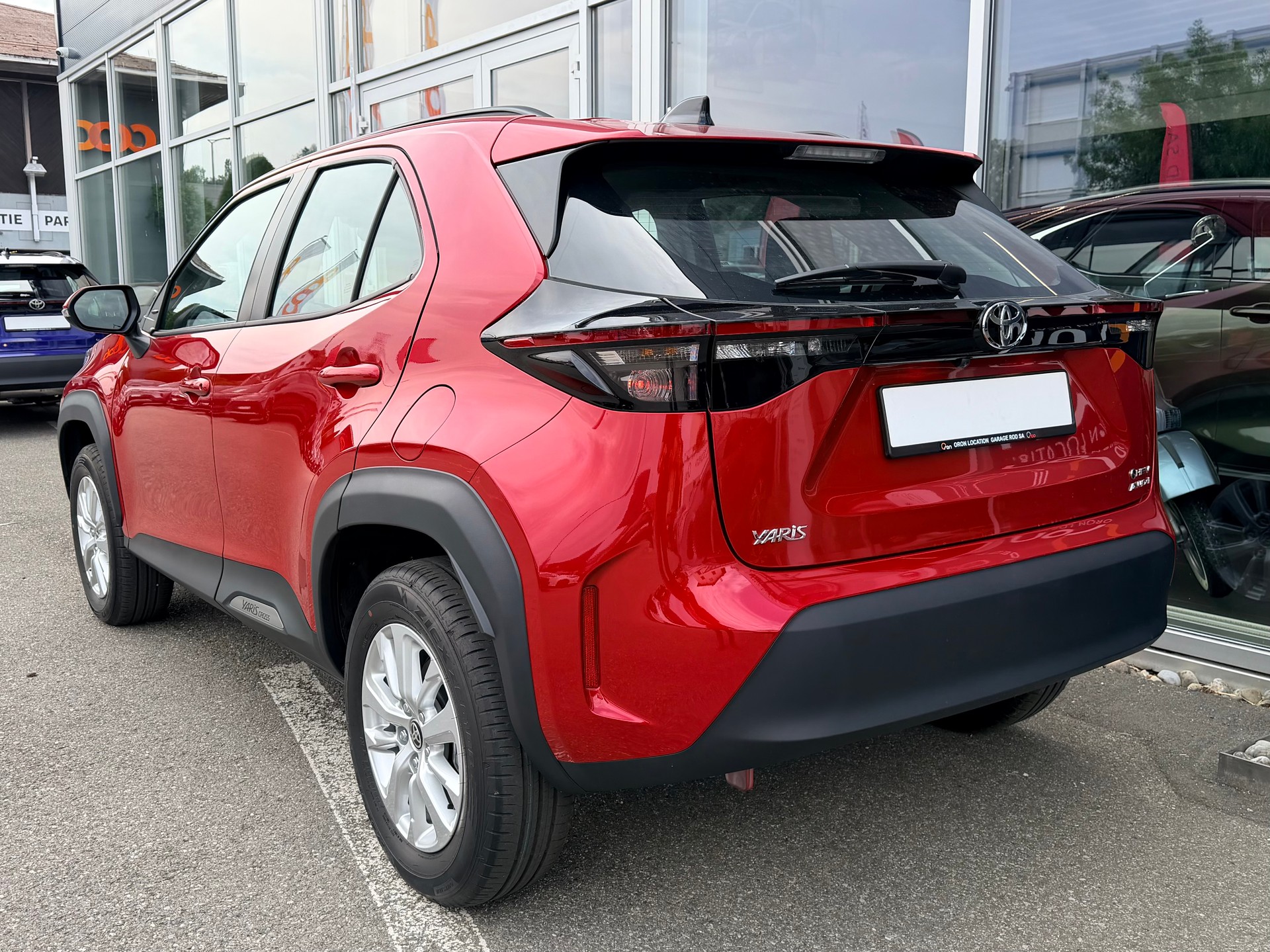 TOYOTA Yaris Cross 1.5 Comfort AWDi e-CVT-showroom-element-3