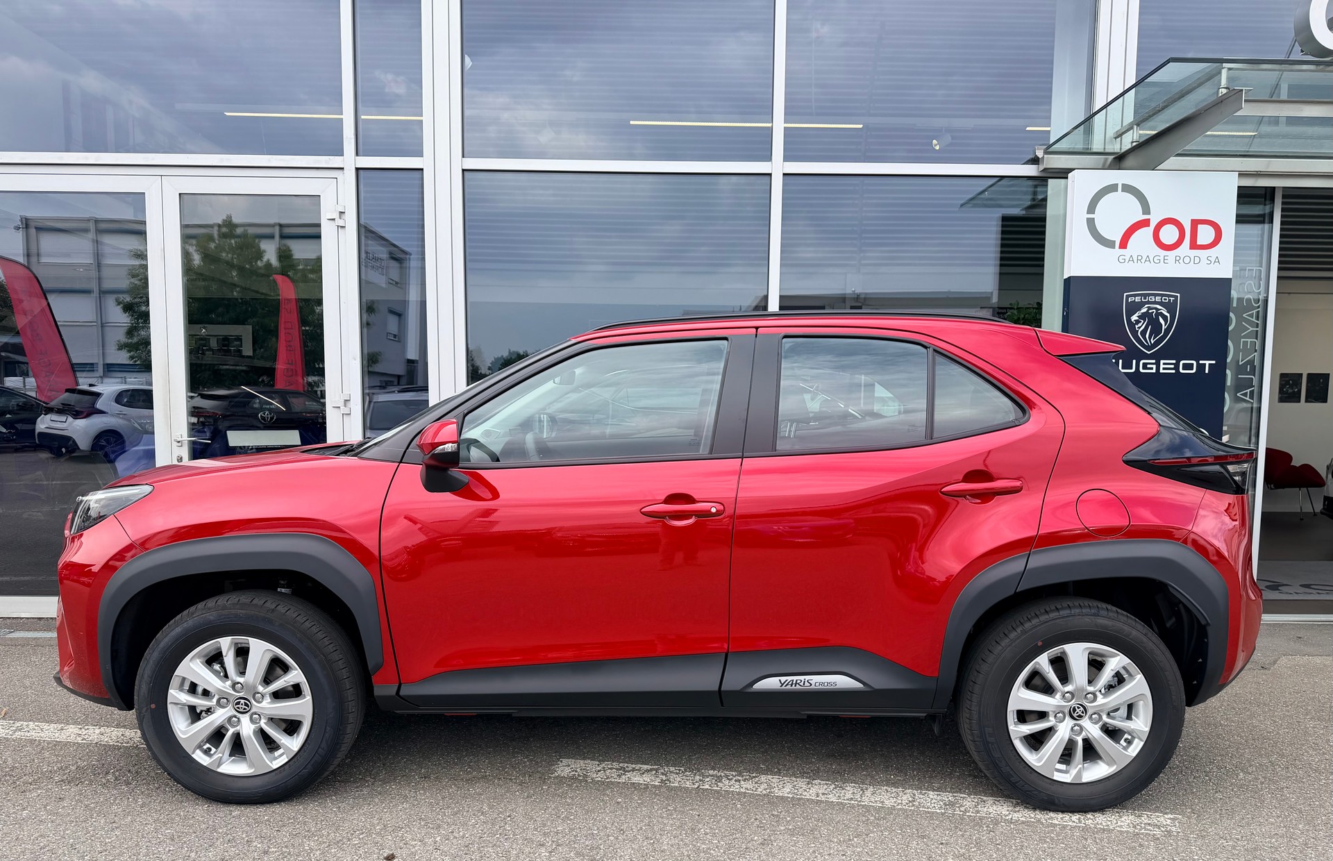 TOYOTA Yaris Cross 1.5 Comfort AWDi e-CVT-showroom-element-2