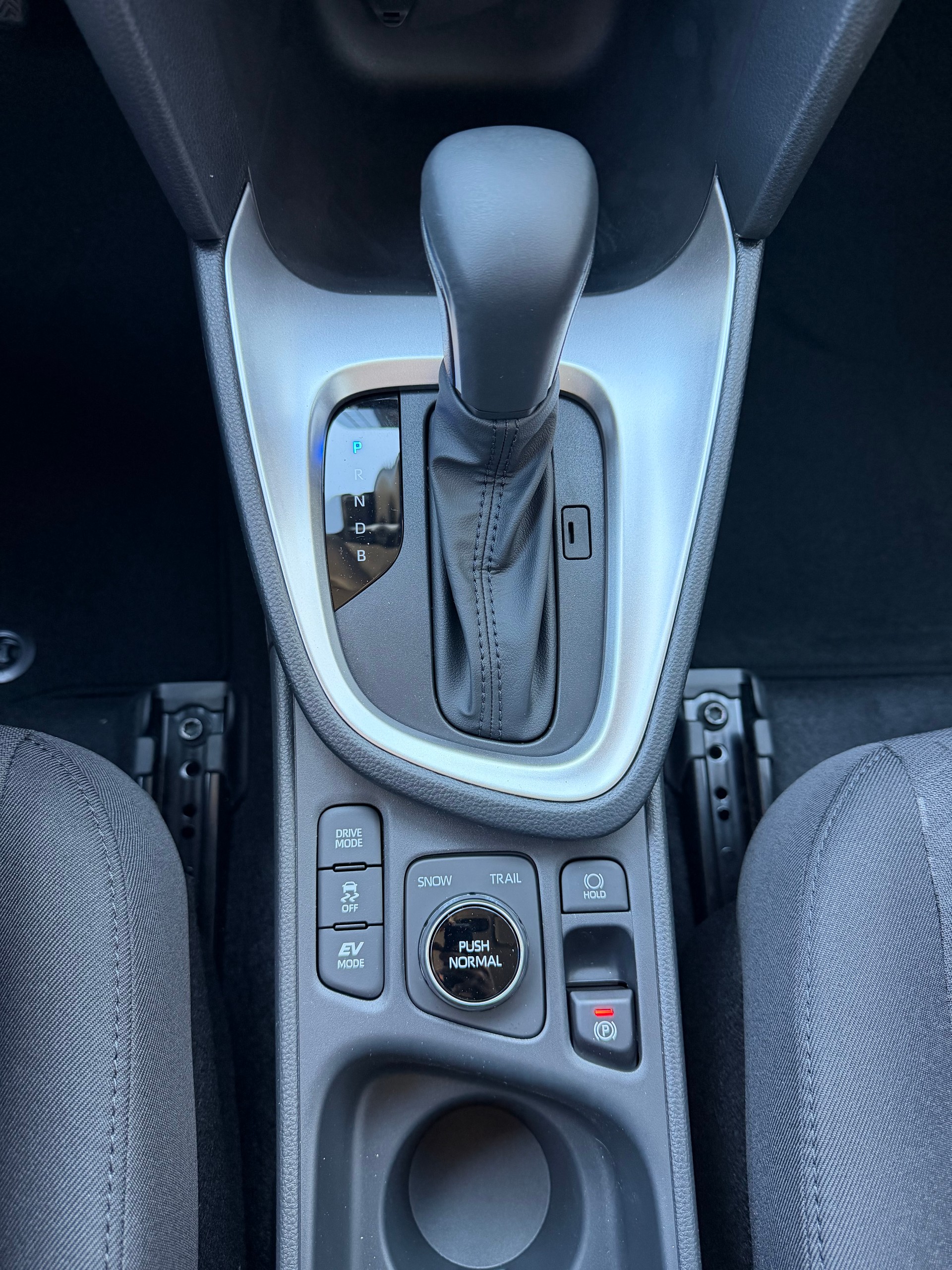 TOYOTA Yaris Cross 1.5 Comfort AWDi e-CVT-image-19
