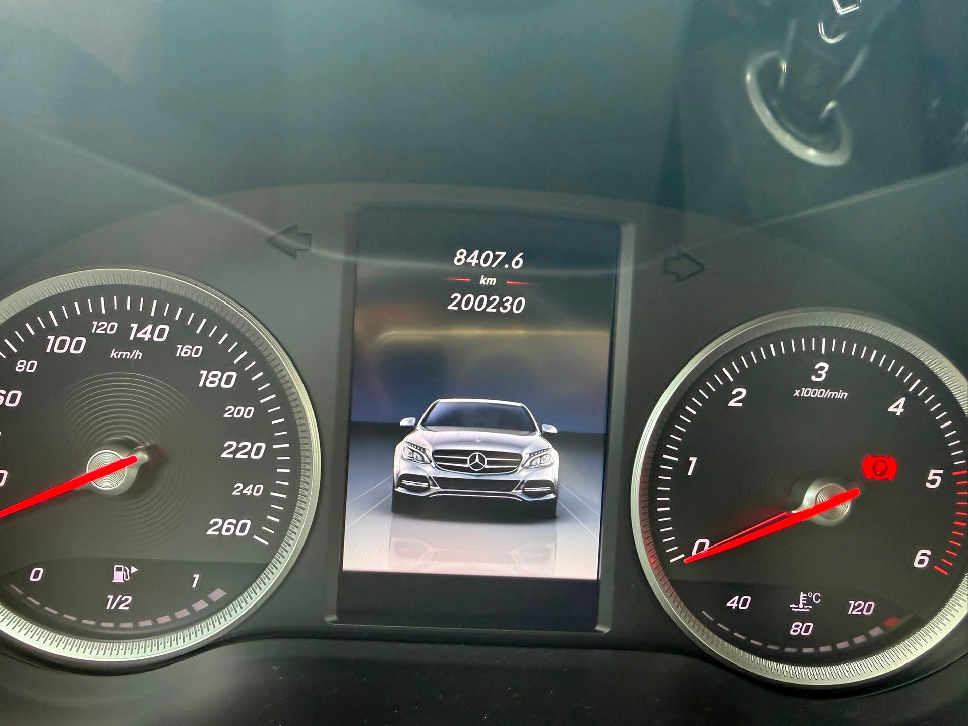 MERCEDES-BENZ C 180 BlueTEC AMG Line 7G-Tronic-image-4