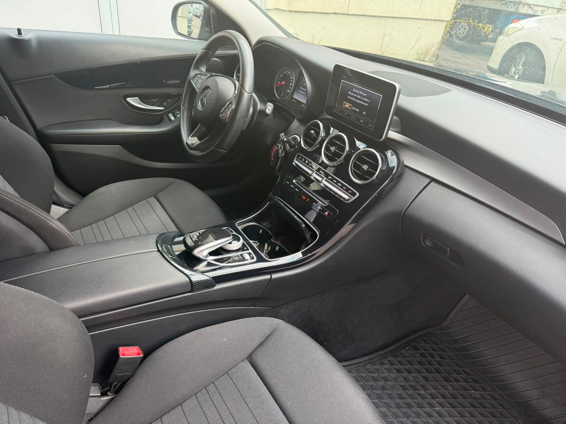 MERCEDES-BENZ C 180 BlueTEC AMG Line 7G-Tronic-image-9