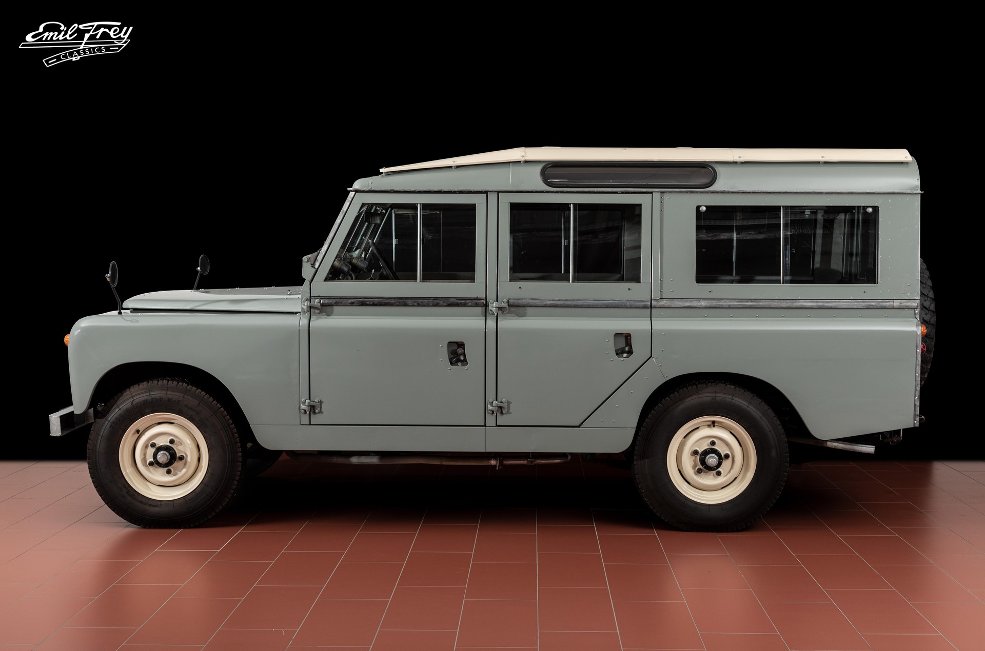 LAND ROVER 109 Serie II-showroom-element-1