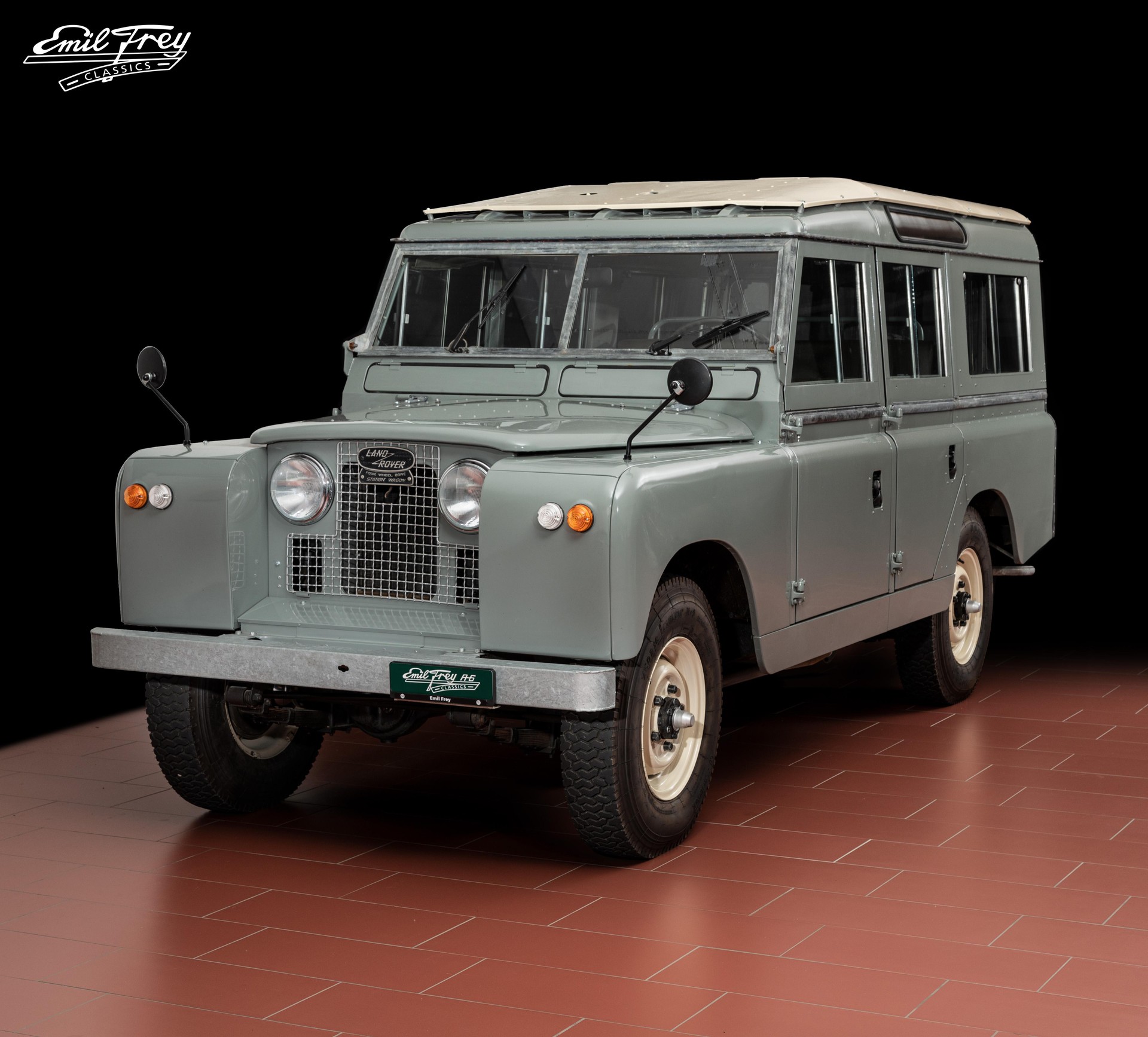 LAND ROVER 109 Serie II