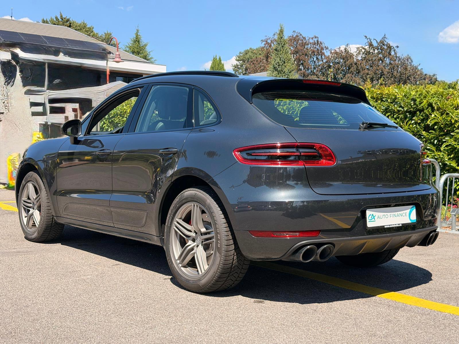 PORSCHE Macan Turbo Performance PDK-showroom-element-3