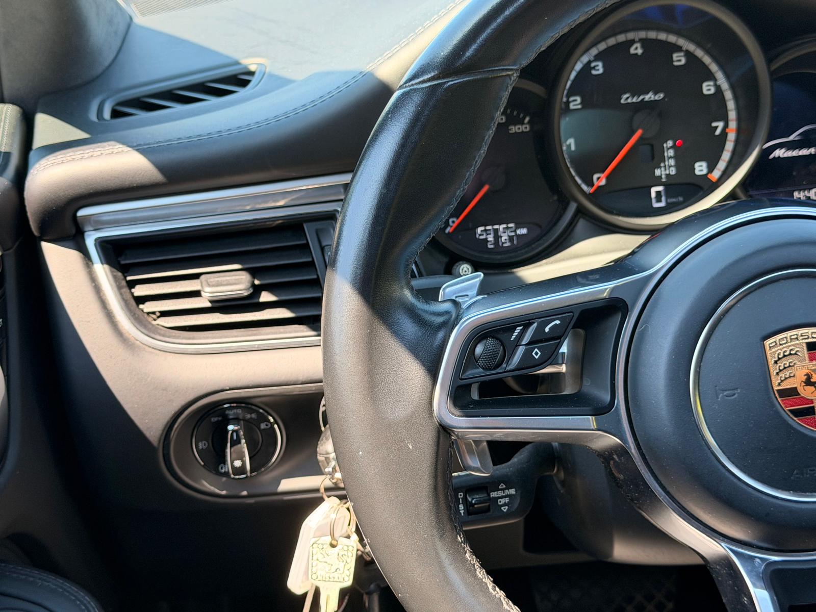 PORSCHE Macan Turbo Performance PDK-image-18