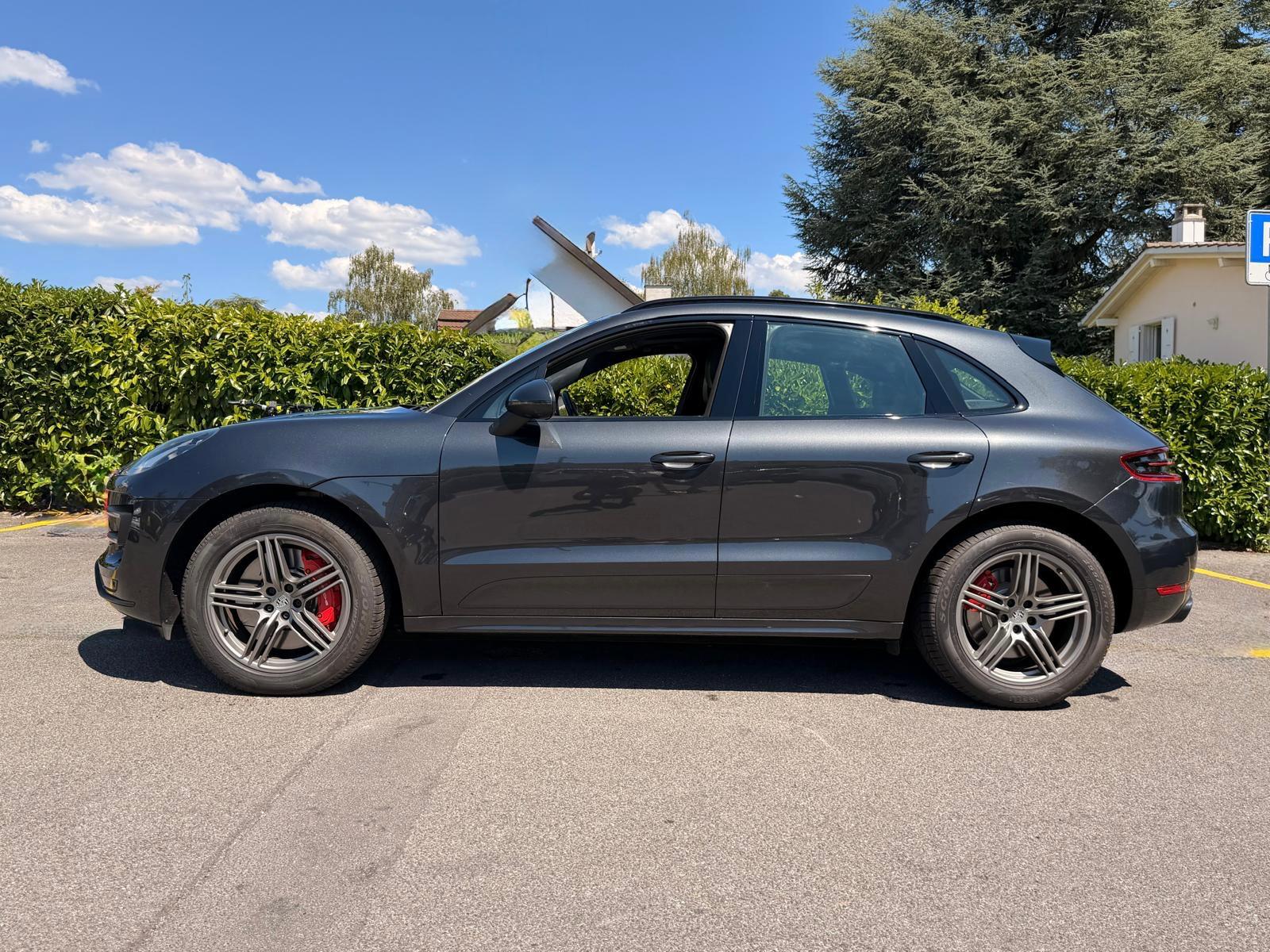 PORSCHE Macan Turbo Performance PDK-showroom-element-2