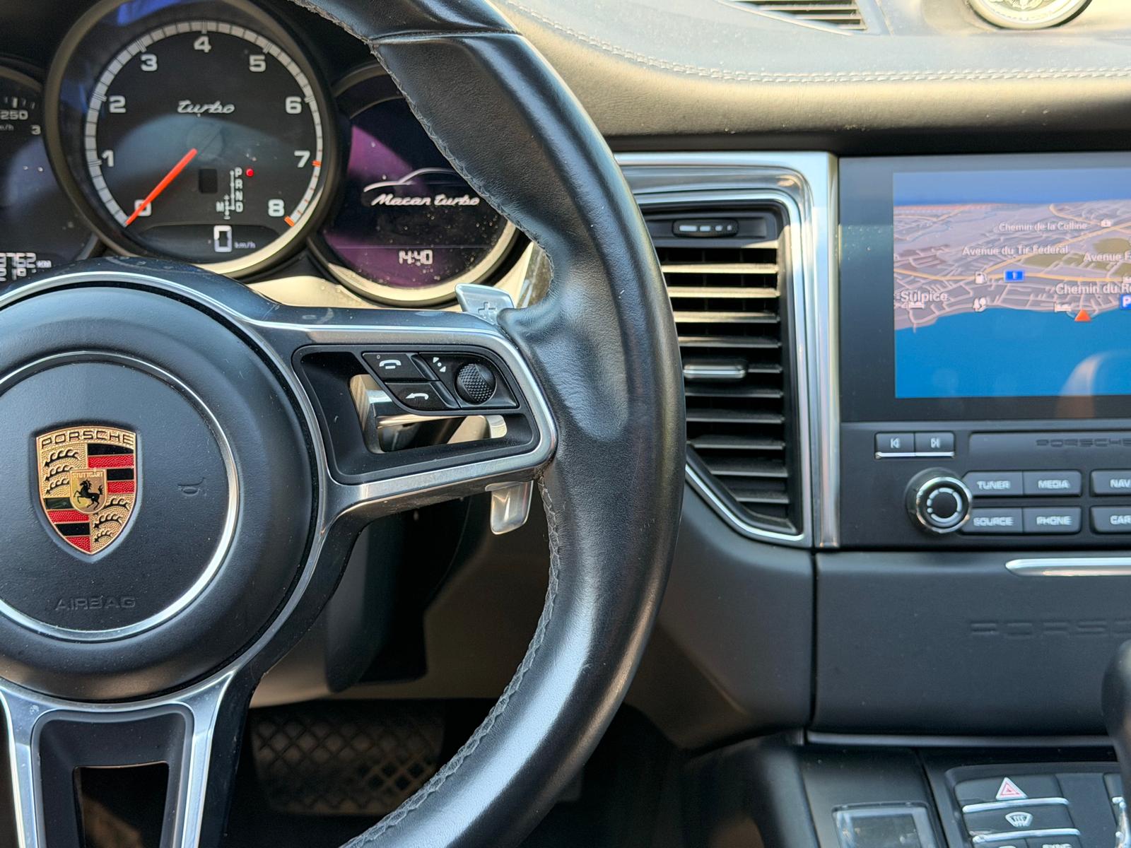 PORSCHE Macan Turbo Performance PDK-image-19